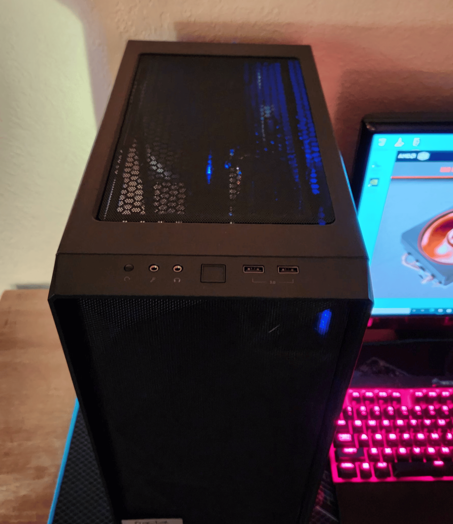 Ryzen 3600 with EVGA 2060 KO, great midrange PC!