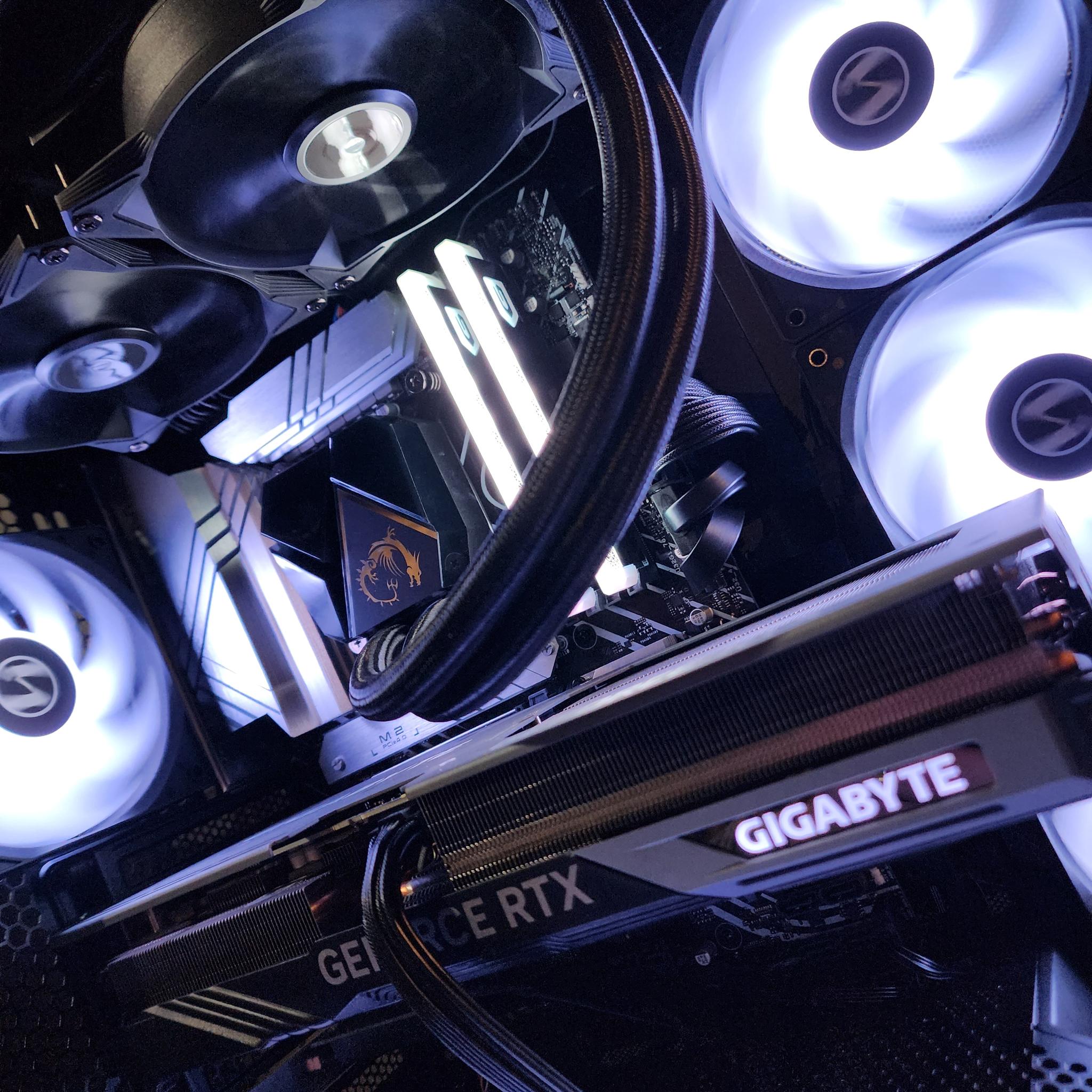 RTX 4070 Ti / i7-12700KF / 32GB DDR5 RAM / 1TB NVMe