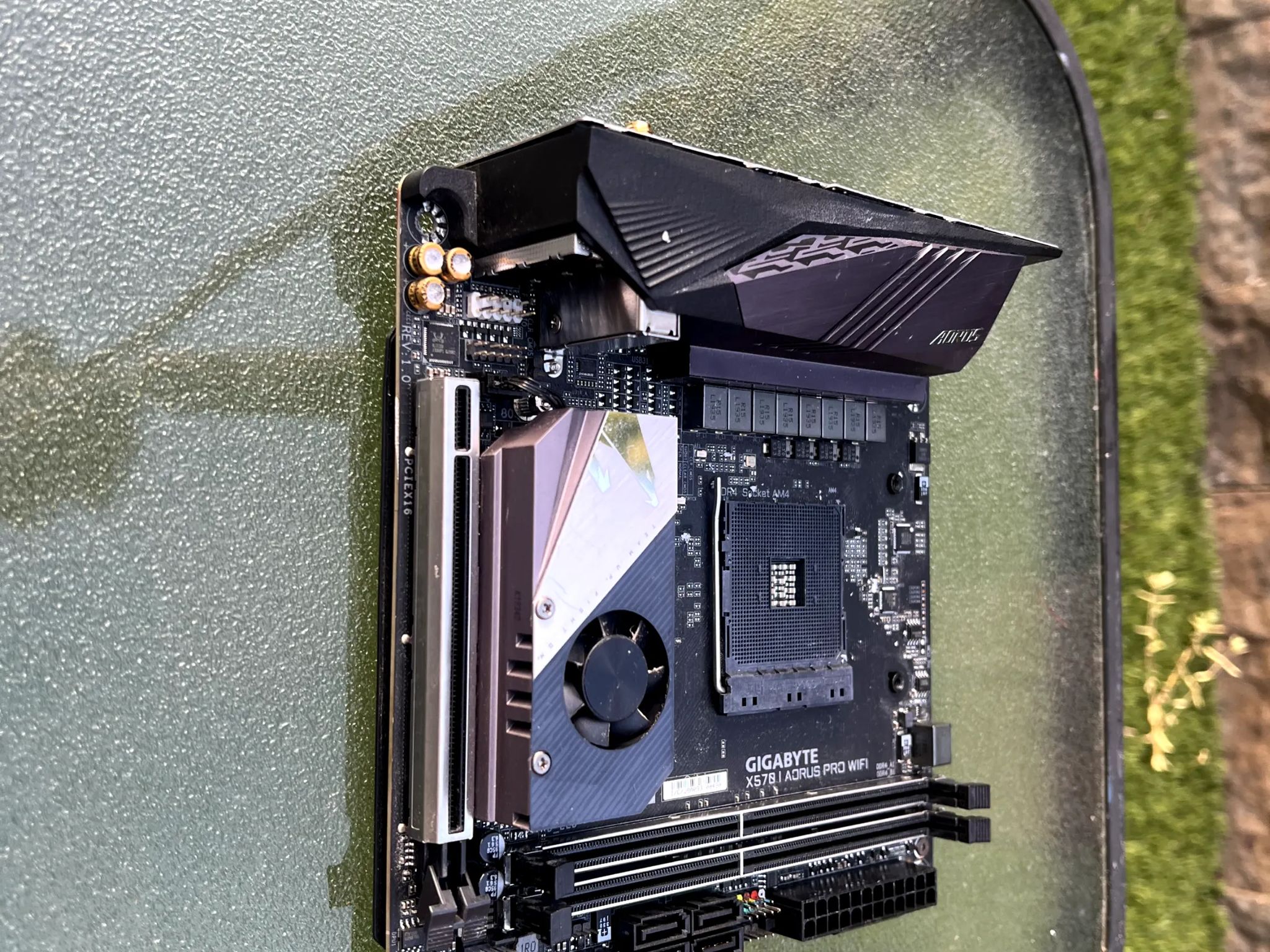 USED GIGABYTE X570I AORUS PRO WIFI - READ