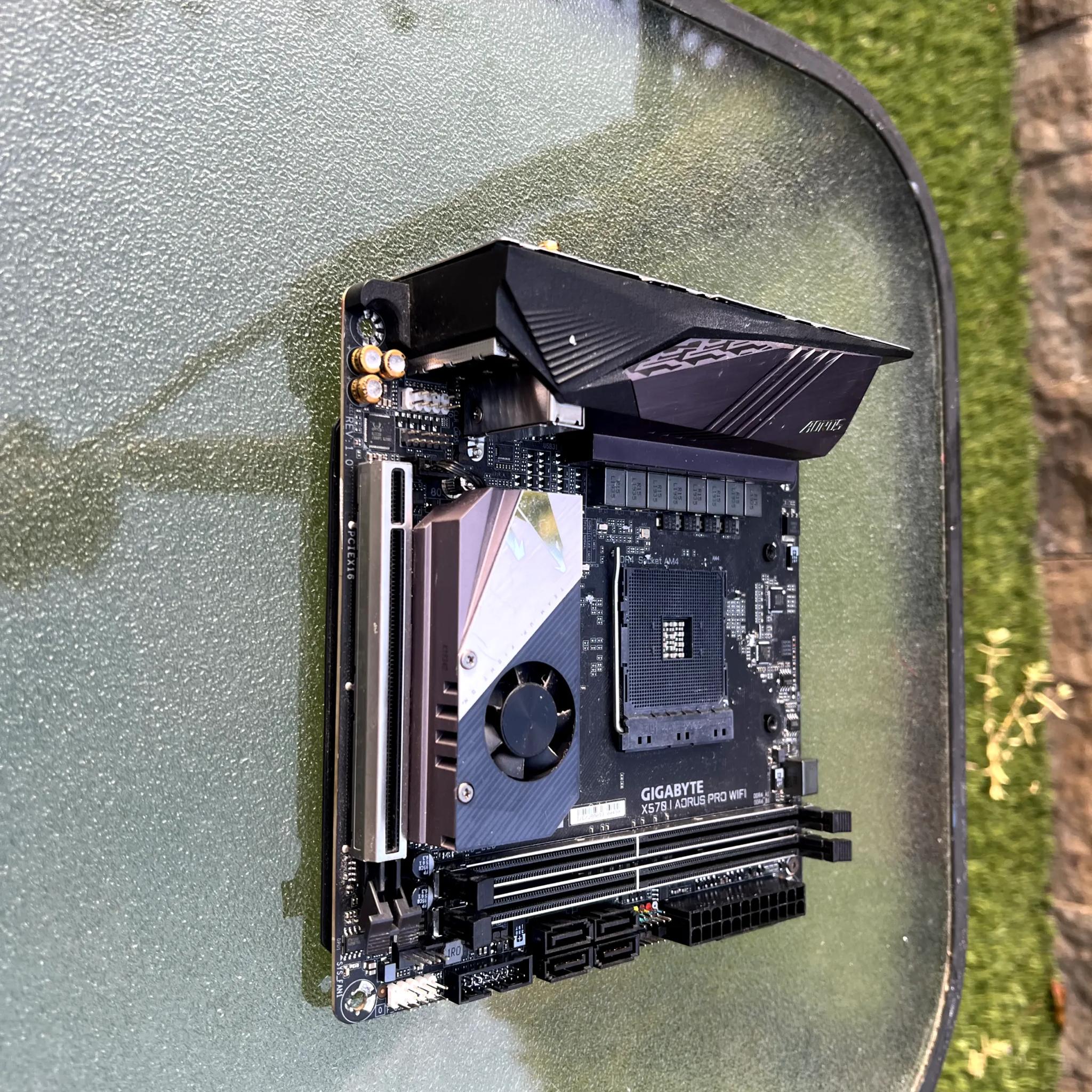 USED GIGABYTE X570I AORUS PRO WIFI - READ