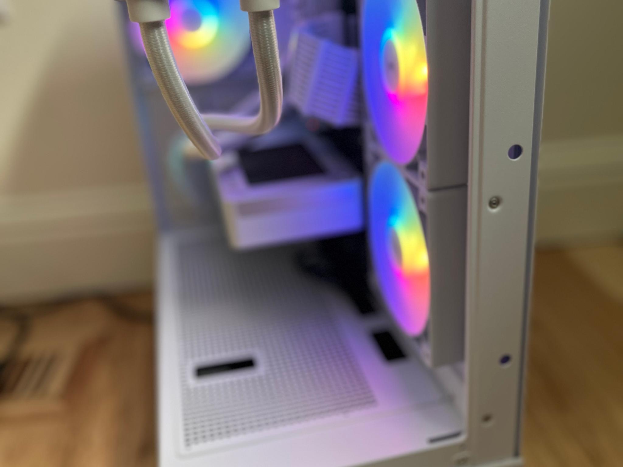 WHITEOUT BRAND NEW 1440p CUSTOM GAMING PC/ RYZEN 7/ RTX 5060