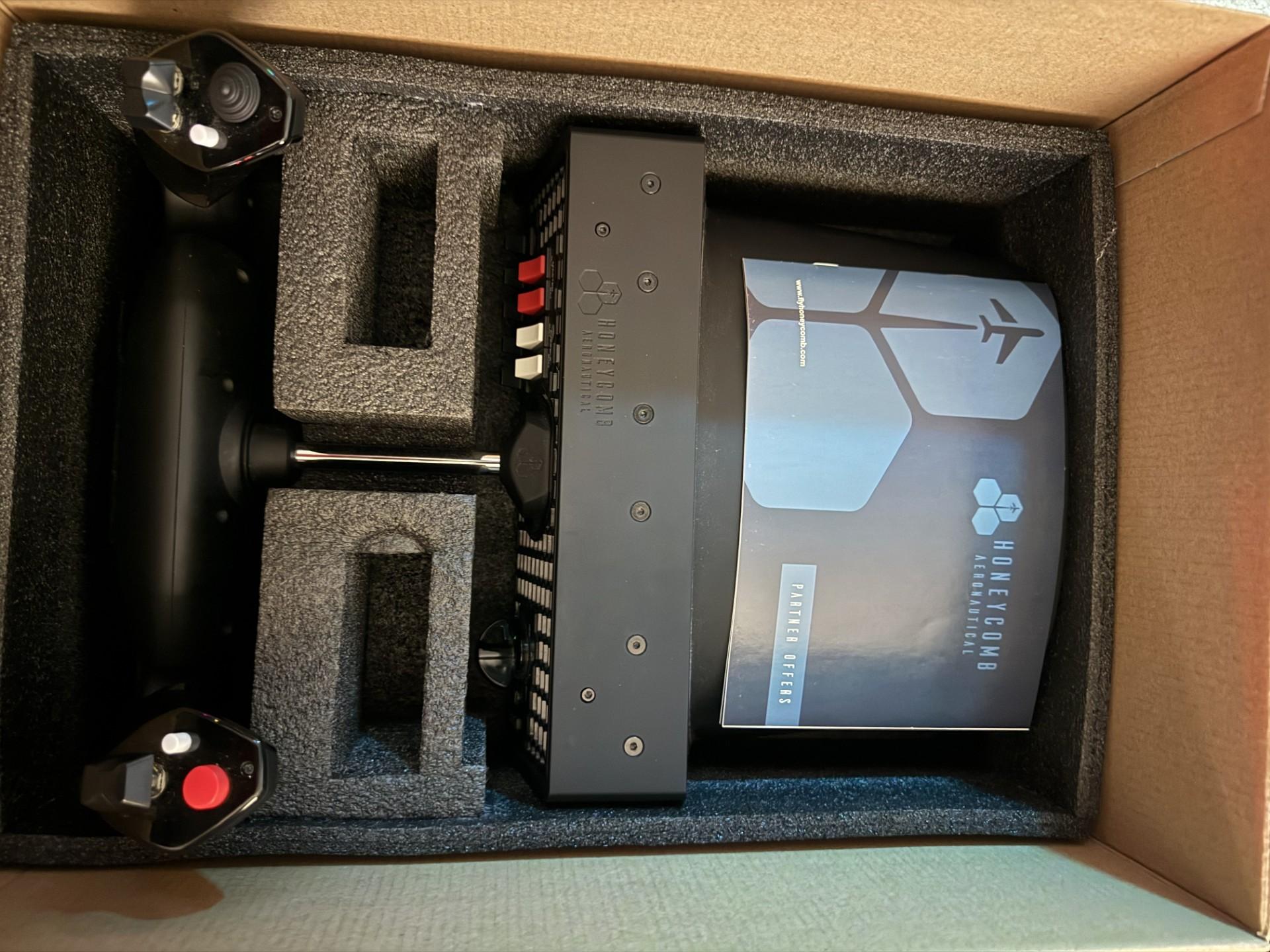 Honeycomb Alpha Flight Controls XPC (Xbox & PC) | Excellent Condition + Official Dust Cover