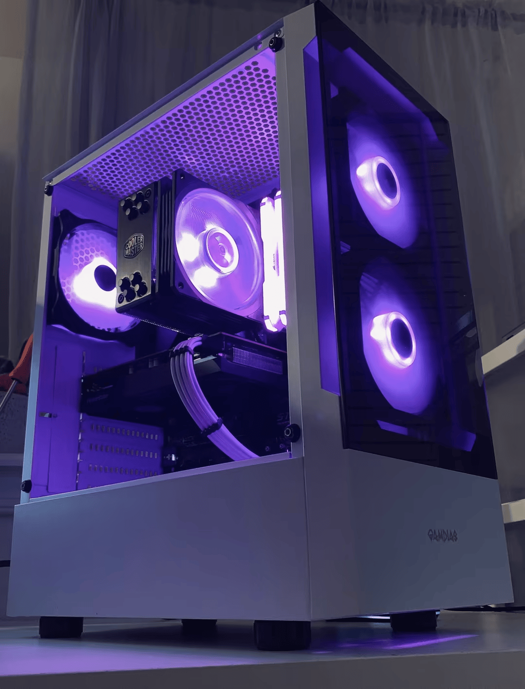 Divine😇/ RX6600xt, R5 3600 1440p Gaming and Streaming PC