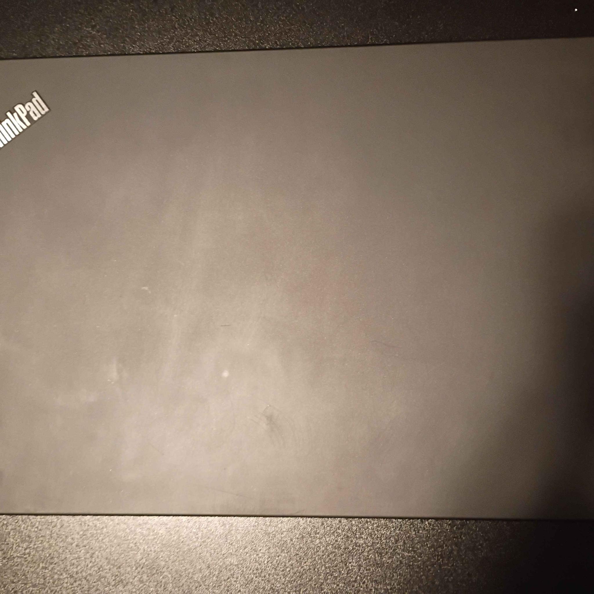 Lenovo Thinkpad T490 (i5-8365U // 16GB DDR4 // 256GB SSD // 1080p) - Linux Mint