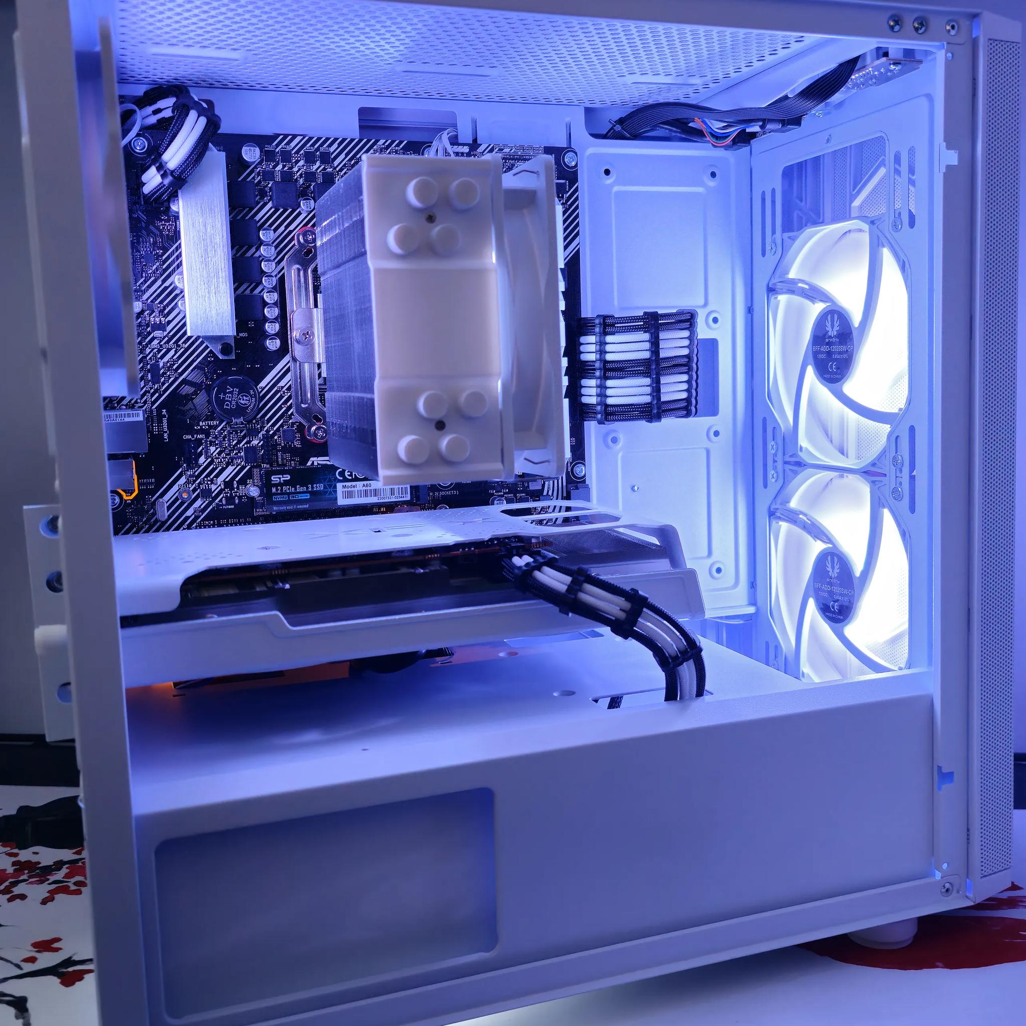 Frosty mini Mesh PC Ryzen 5 5600x / 16GB DDR4 / 1TB SSD/ RX6600 8GB
