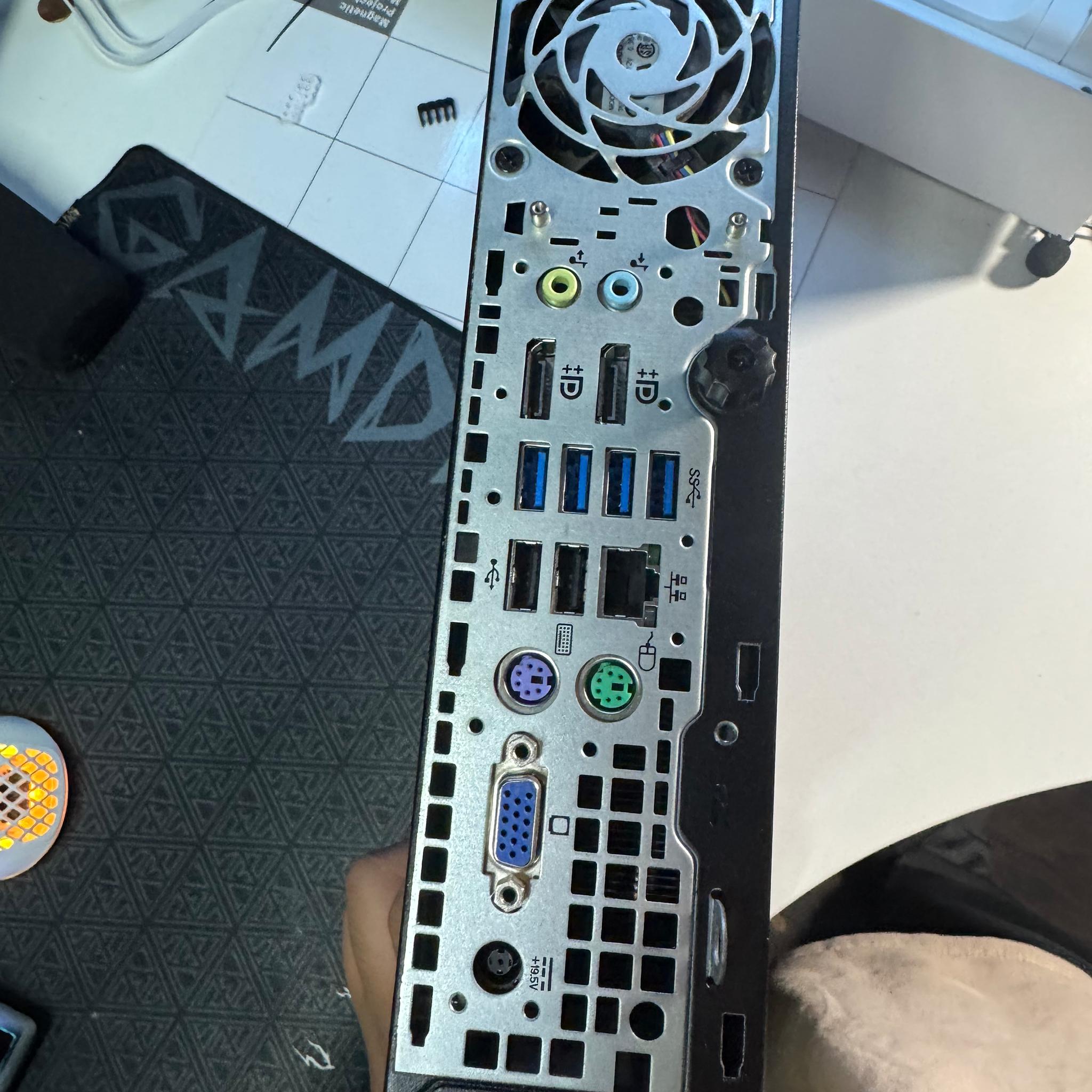 HP Elite 8300 PC -  i5 - 8GB LPDDR3- No OS - No HDD/SSD