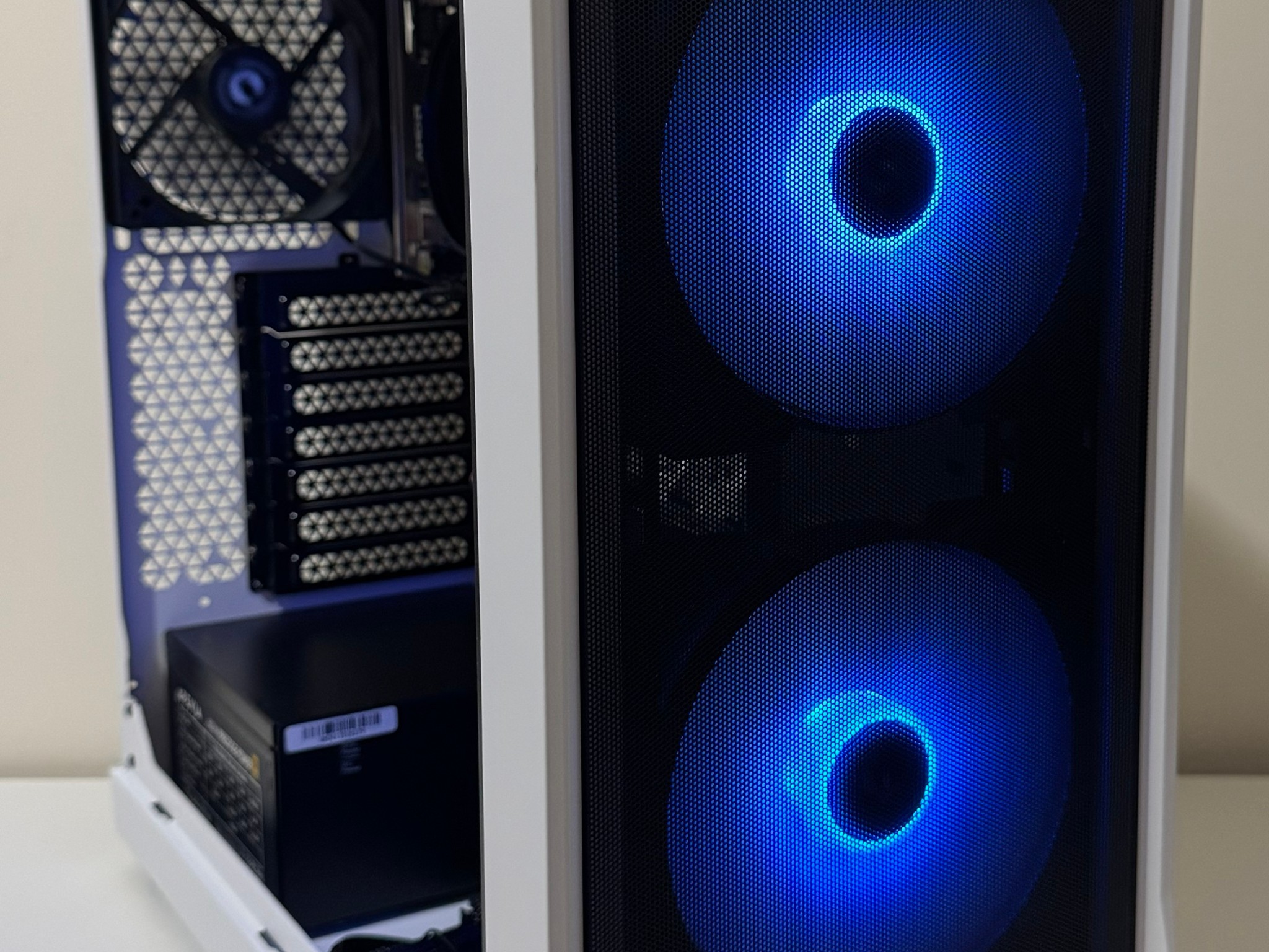 AMD Ryzen 5 5600G Gaming PC Radeon Vega 7 Graphics ASUS B550M-A B550 Fractal Design Focus 2 Case