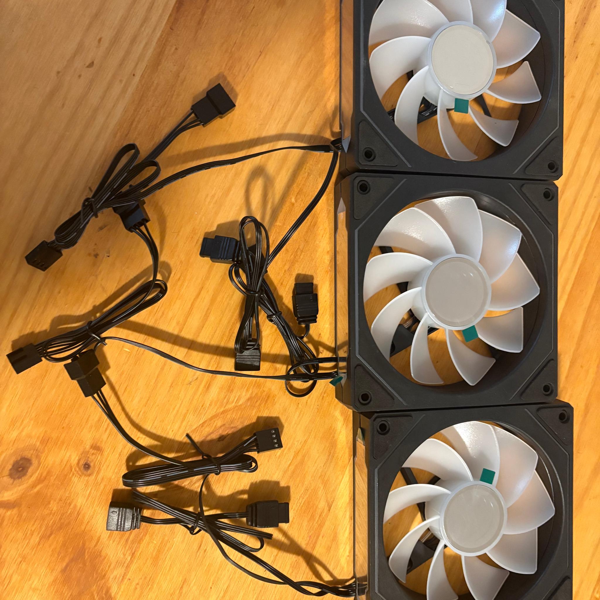 Reverse Blade Infinity Fans 3 Pack