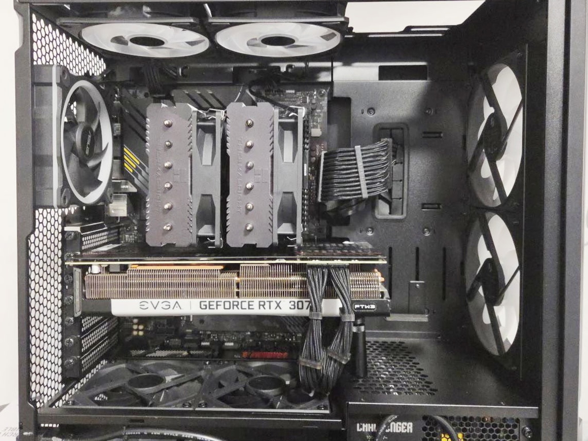 Ryzen 7 5800X3D / EVGA RTX 3070 Gaming PC - 32GB / 1TB NVMe