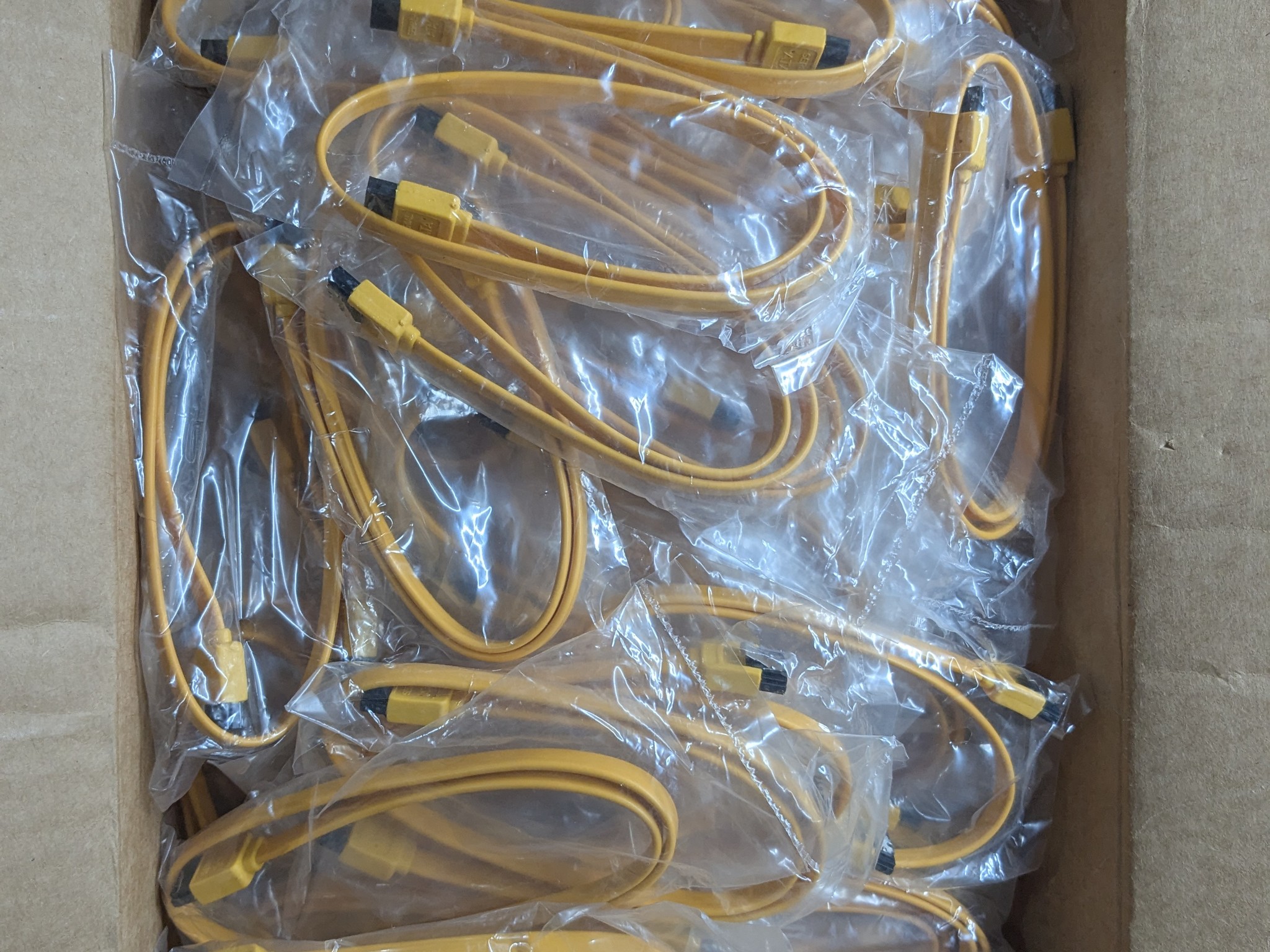 Lot 100x Yellow 18" SATA Cables NEW