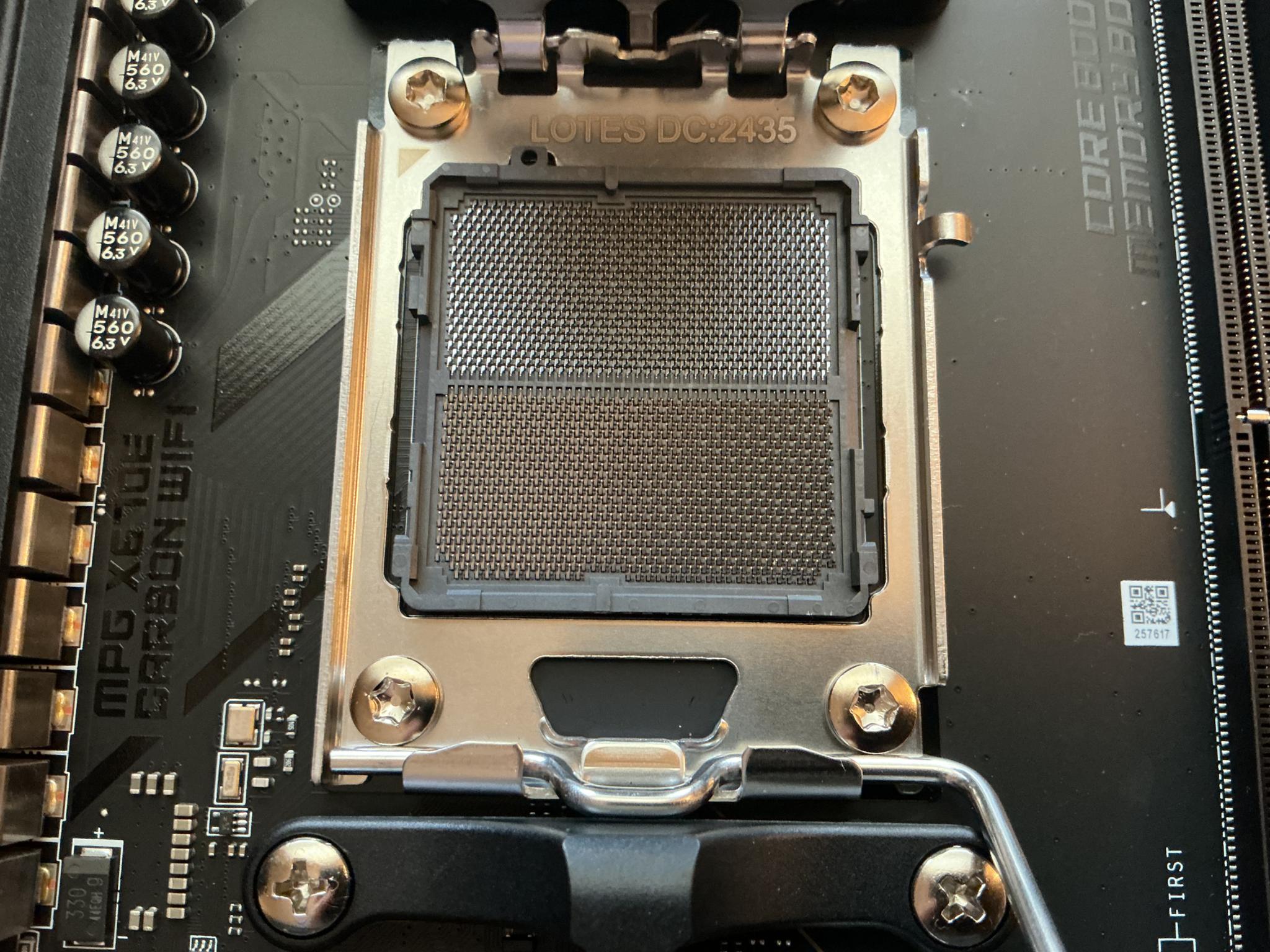 MSI MAG X670E Carbon WiFi motherboard AM5