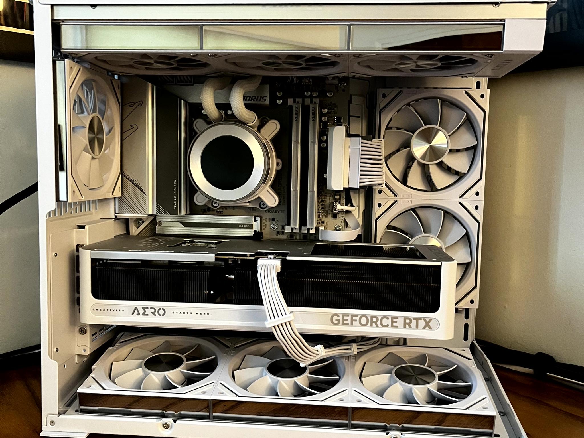 Snow Leopard - RTX 5070 Ti OC | Ryzen 7 9800x3d | 2TB NVME | 32GB @6400 MT/sec | 1000W Gold PSU