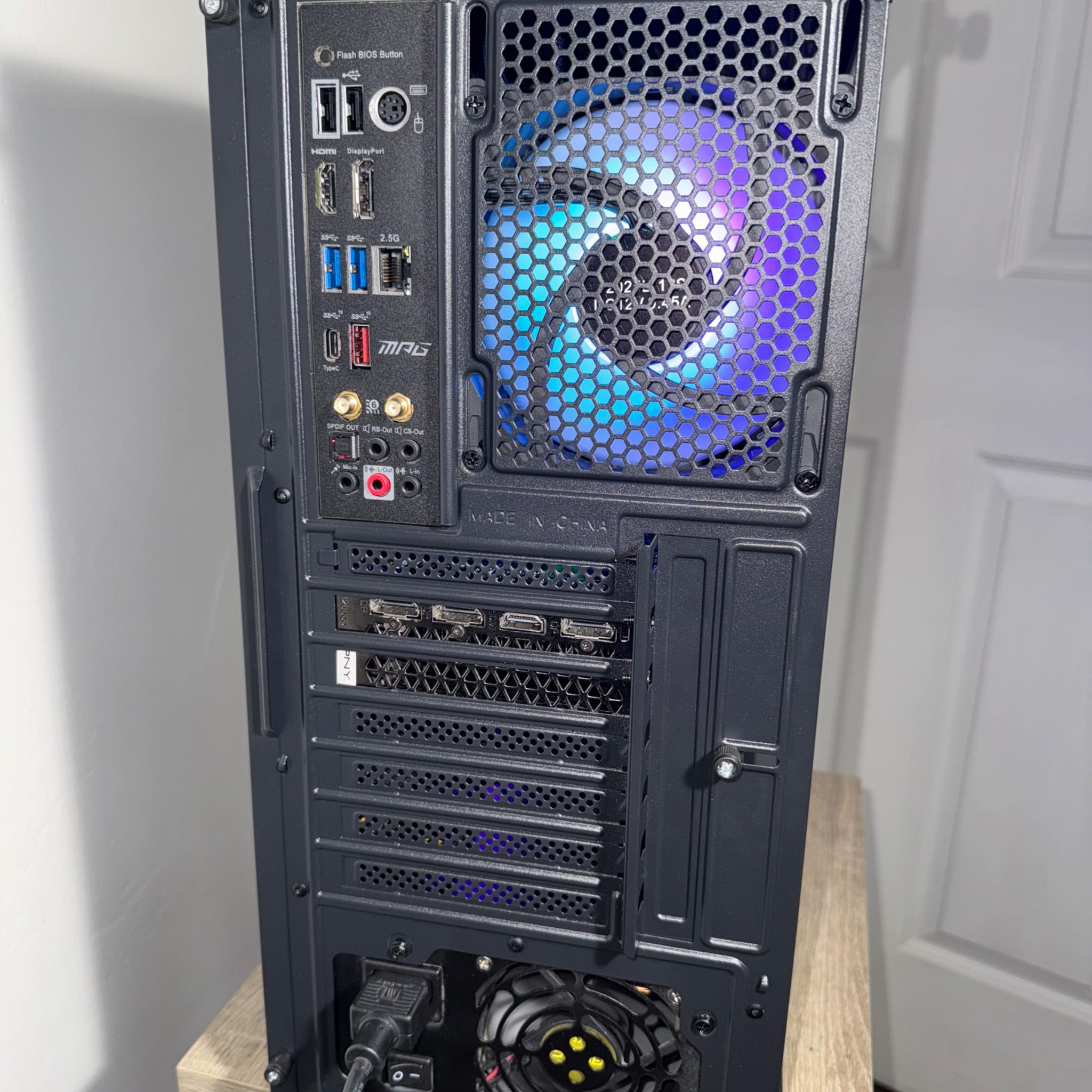 Ryzen 7 | RTX 2080 Super | 32GB Ram |256GB SSD+1TB HDD