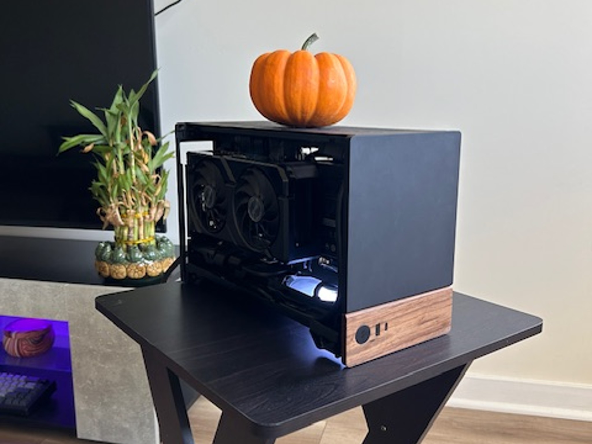 Mini ITX Build Fractal Terra black version Ryzen 7800x3D Rtx 4070 super