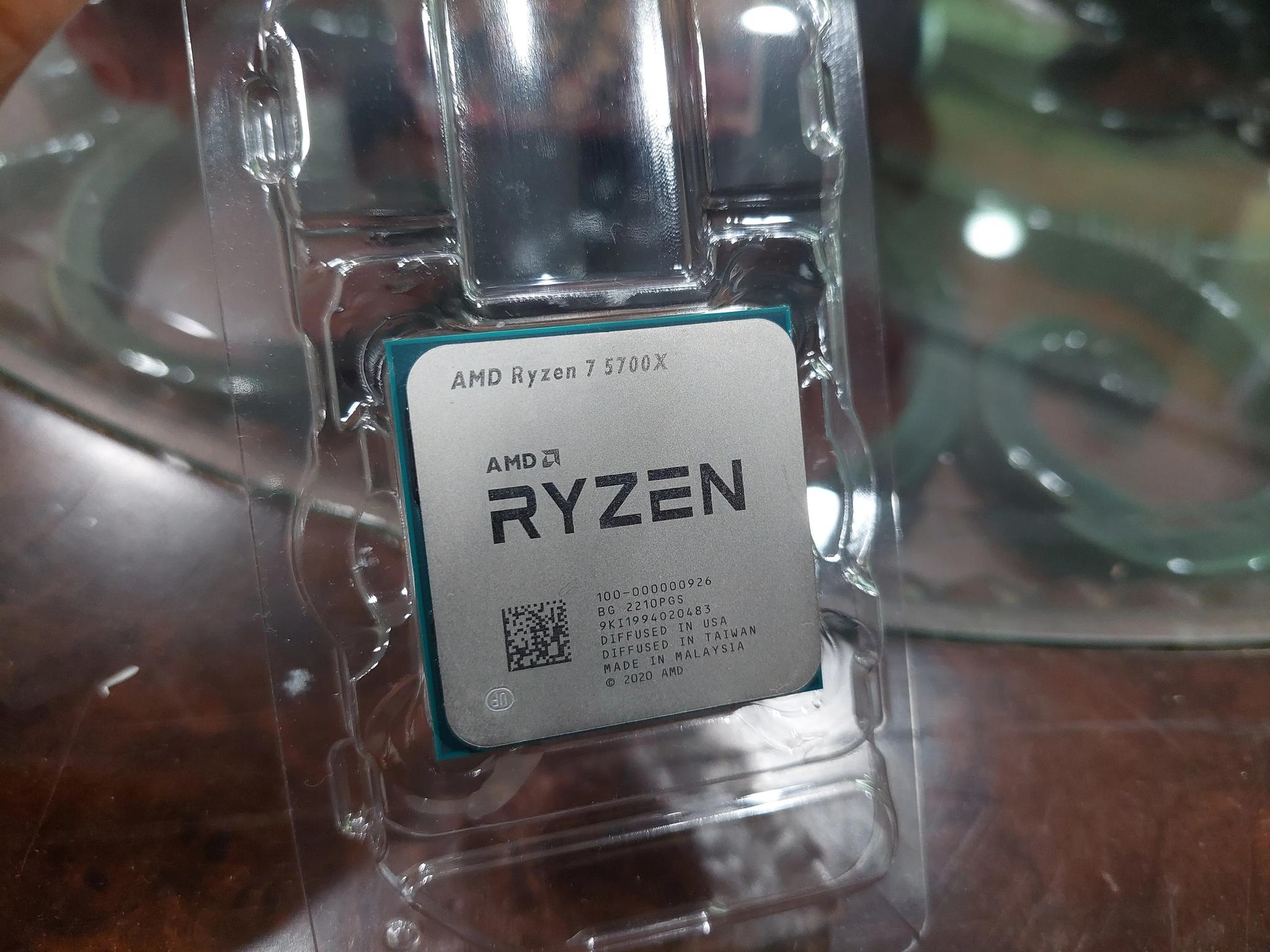 AMD Ryzen 7 5700x