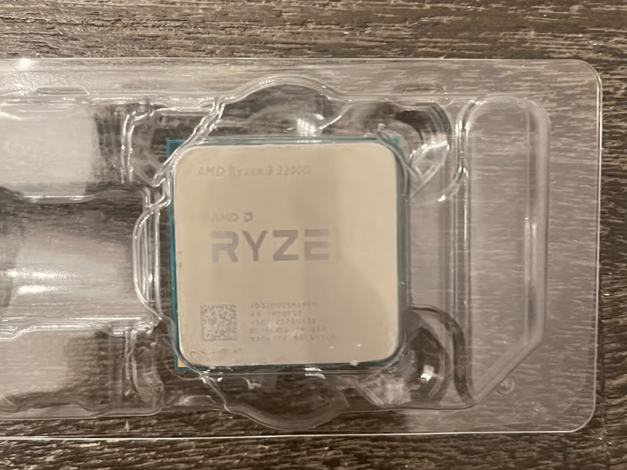 AMD Ryzen 3 3200G w/Wraith Cooler AM4