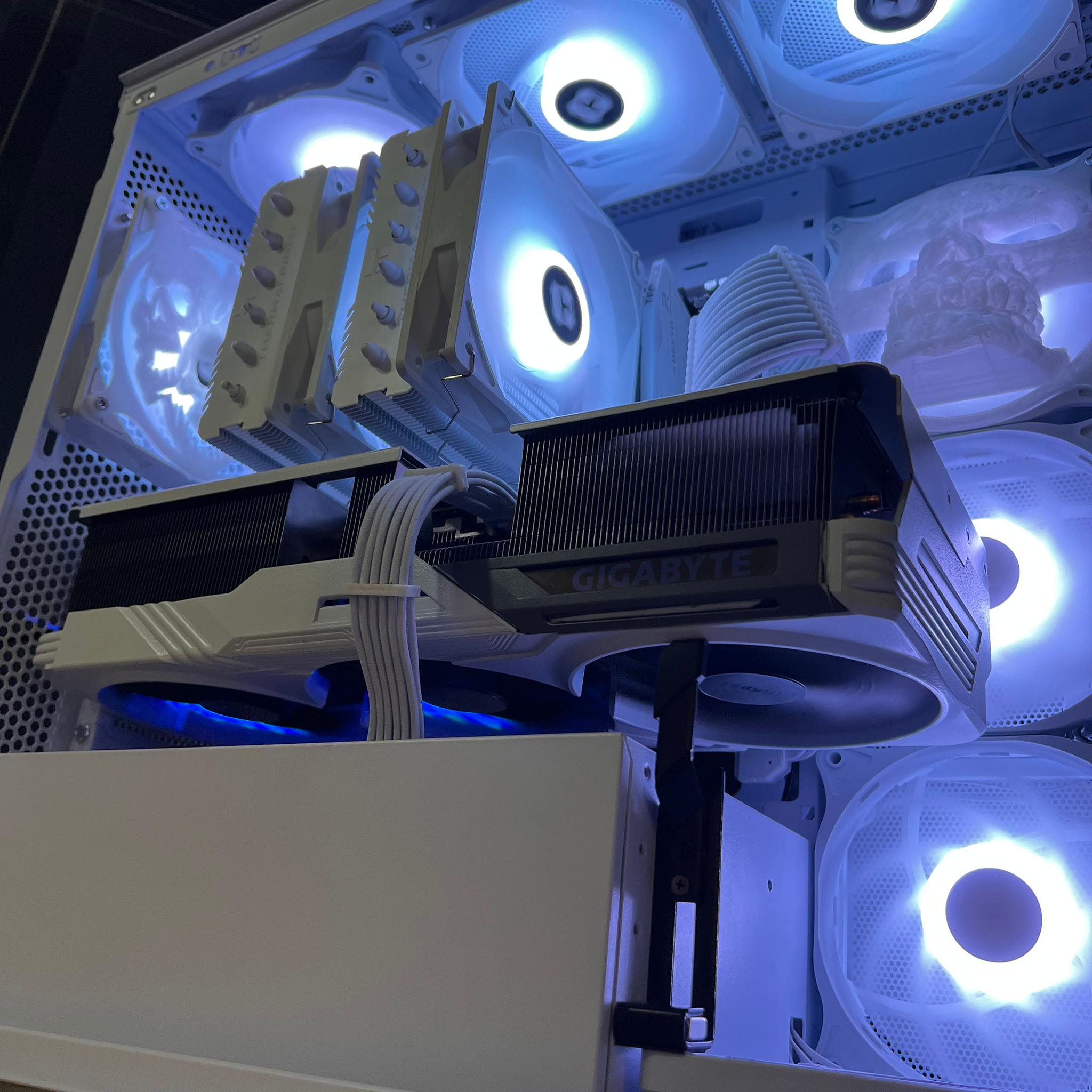white and black 7800x3d 4080super 32g ddr5 6000mhz please read description
