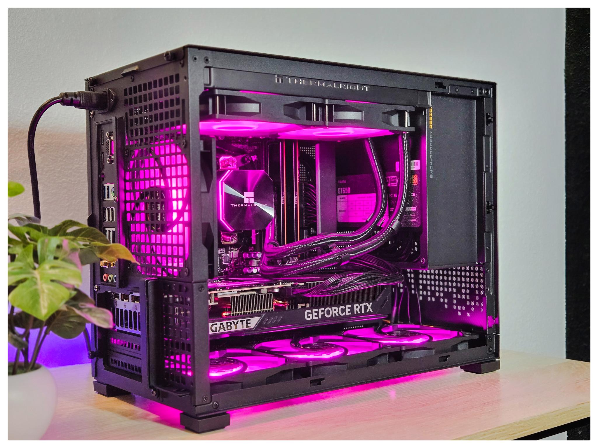 Ryzen 7800X3D | RTX 5070 | Wi-Fi | RGB Gaming PC