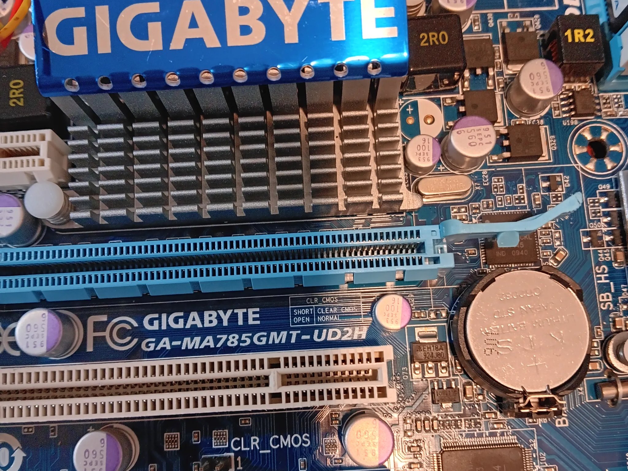Gigabyte GA-MA785GMT-UD2H AM3 MB Athlon II X2-240 2.8GHz 8GB DDR3 1333 RAM