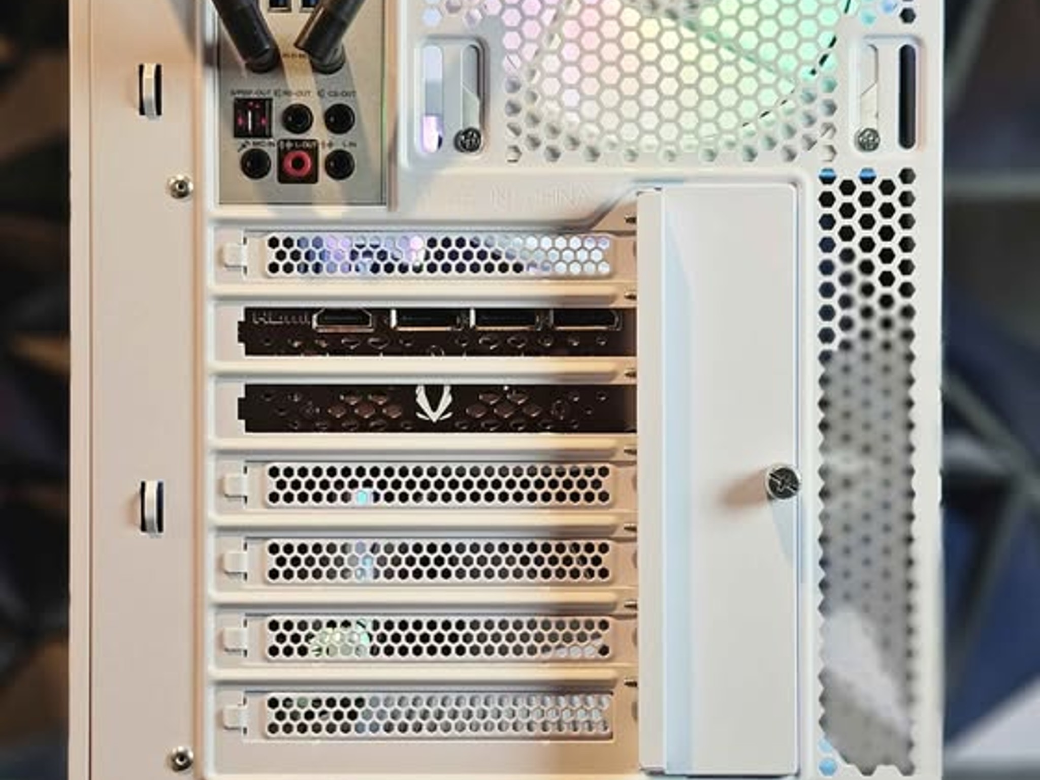 ⚪👻Ghost 👻⚪ Gaming PC (Ryzen 7 + RTX 4070 TI)