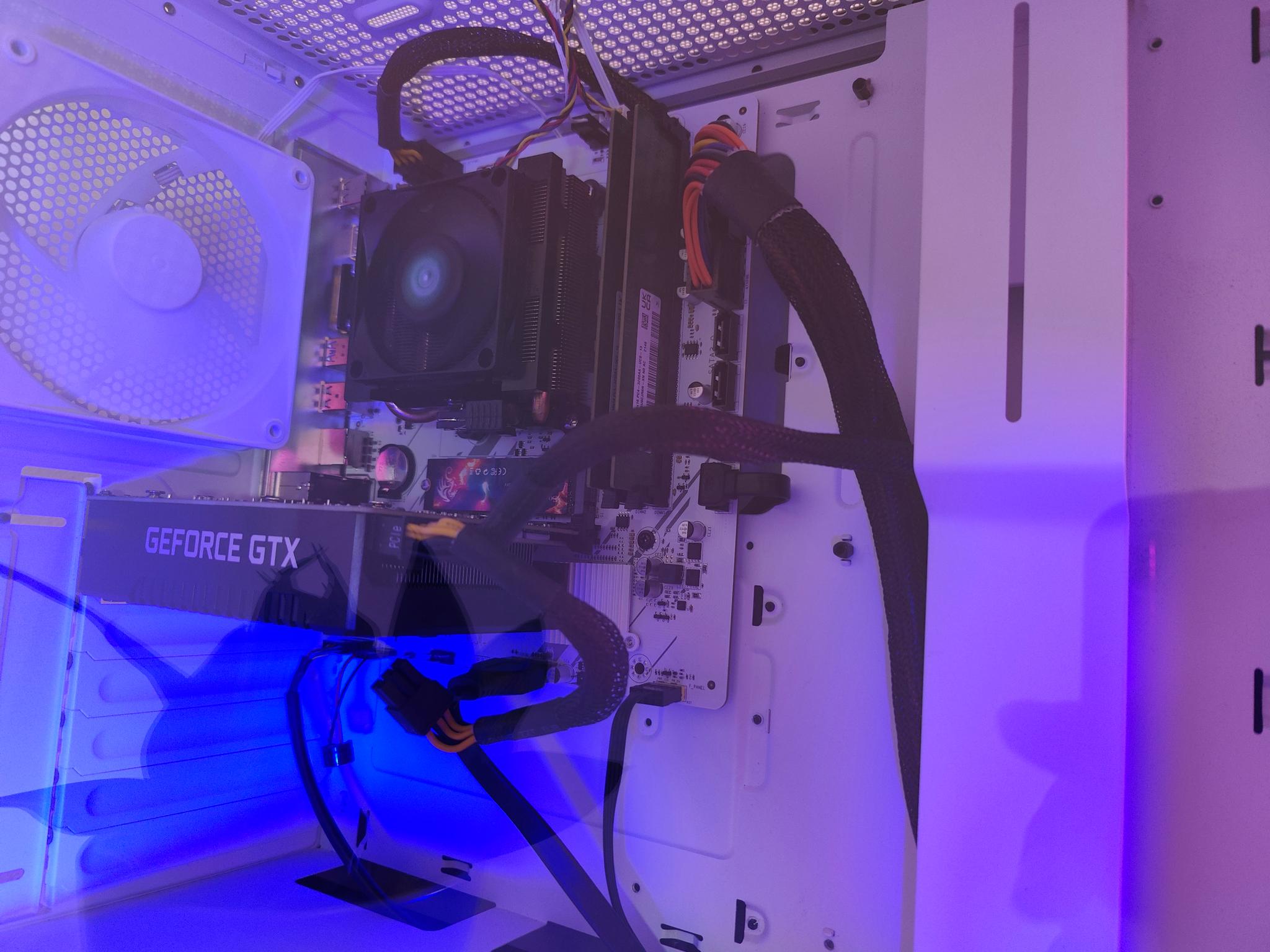 Custom NZXT Ryzen 7 GTX Nvidia 1660 Super Pre-built