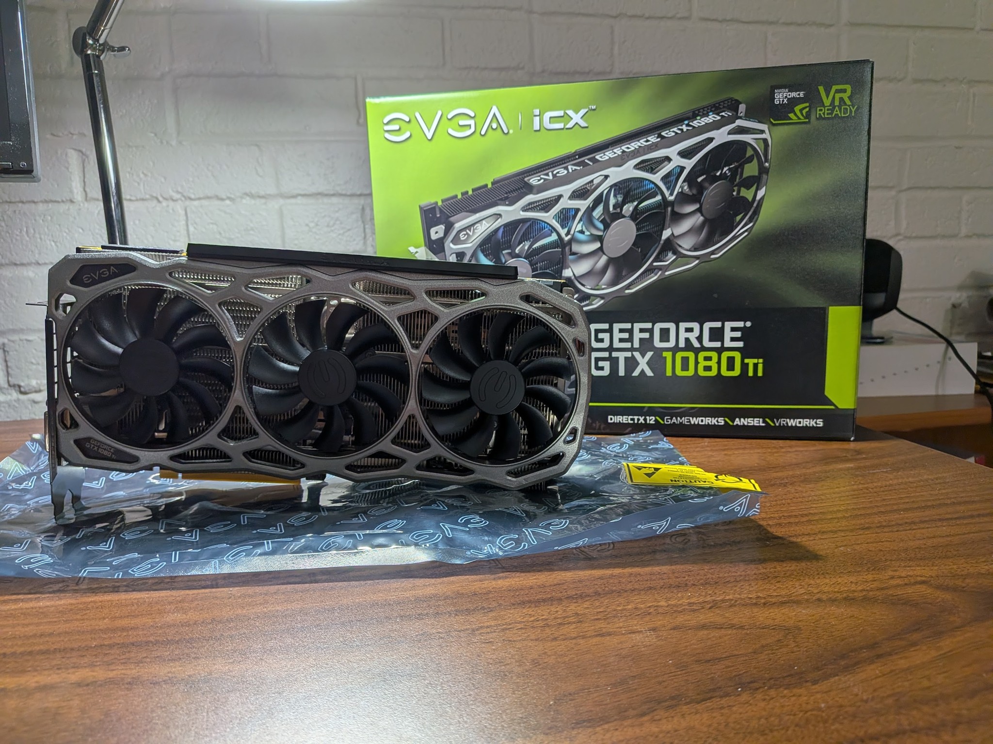 EVGA GeForce GTX 1080 Ti iCX GAMING