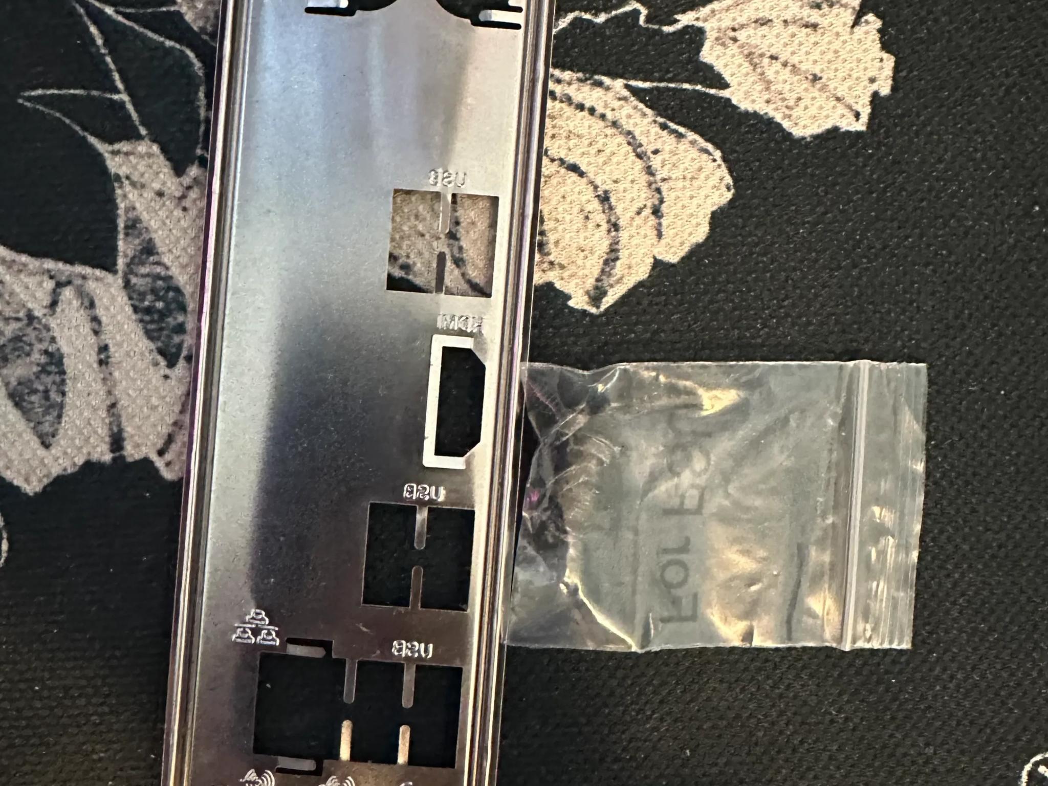 GIGABYTE Z390 UD INTEL INTEL 6Gb/s ATX Motherboard