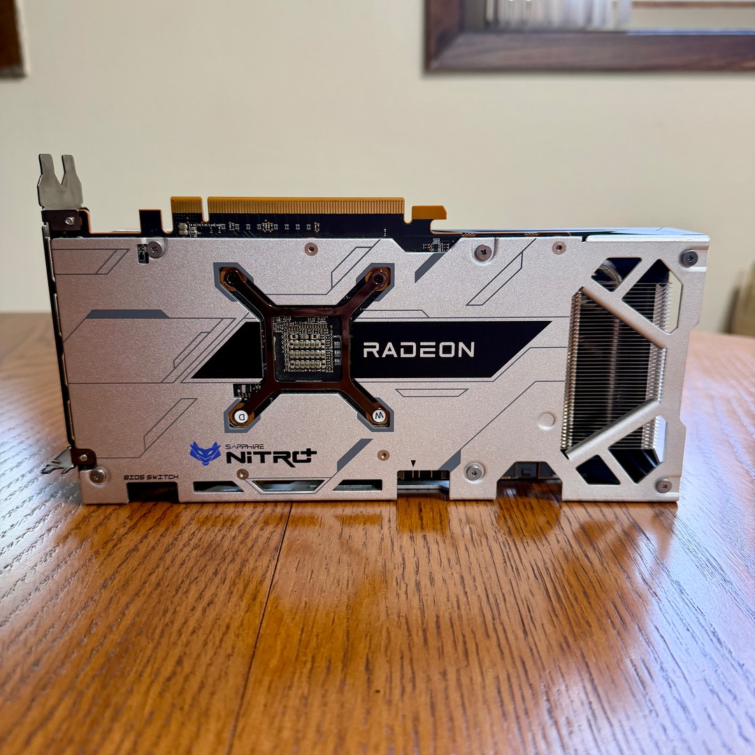 SAPPHIRE NITRO+ Radeon RX 6600 XT | Jawa