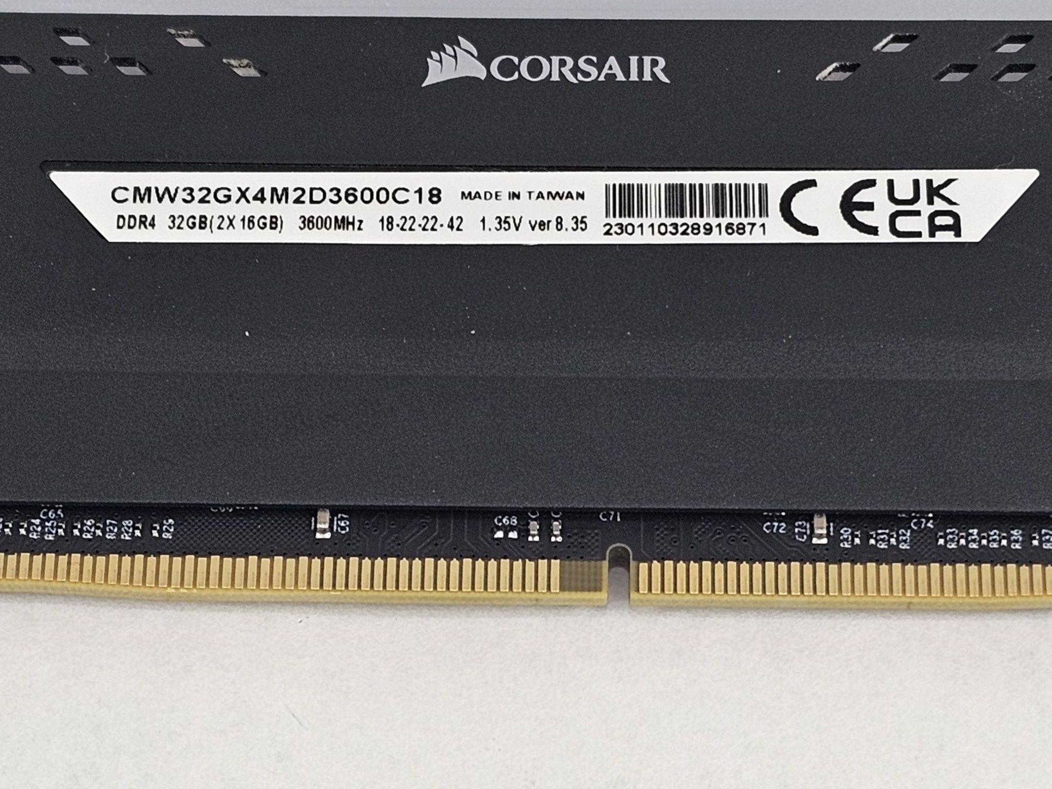32GB DDR4 (2x16GB) CL18 3600MT/s Corsair Vengeance RGB PRO