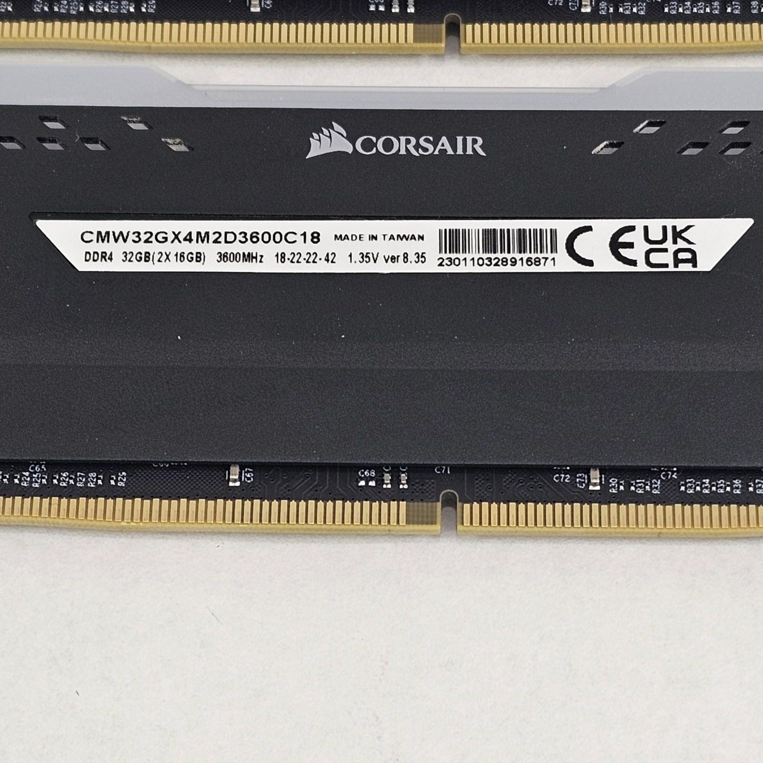 32GB DDR4 (2x16GB) CL18 3600MT/s Corsair Vengeance RGB PRO