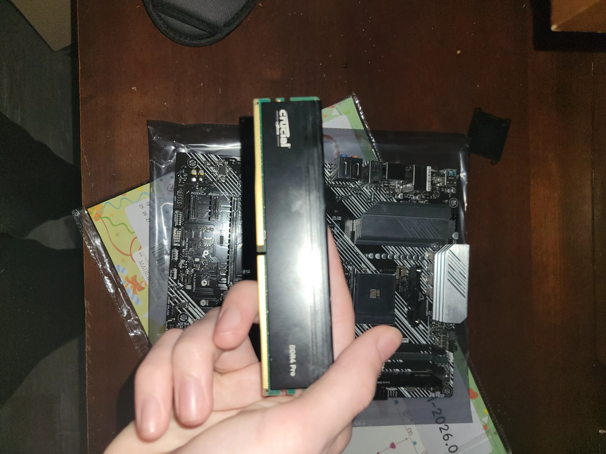 Ryzen 9 5900x, 64 gb of DDR4 crucial pro, b550 prime