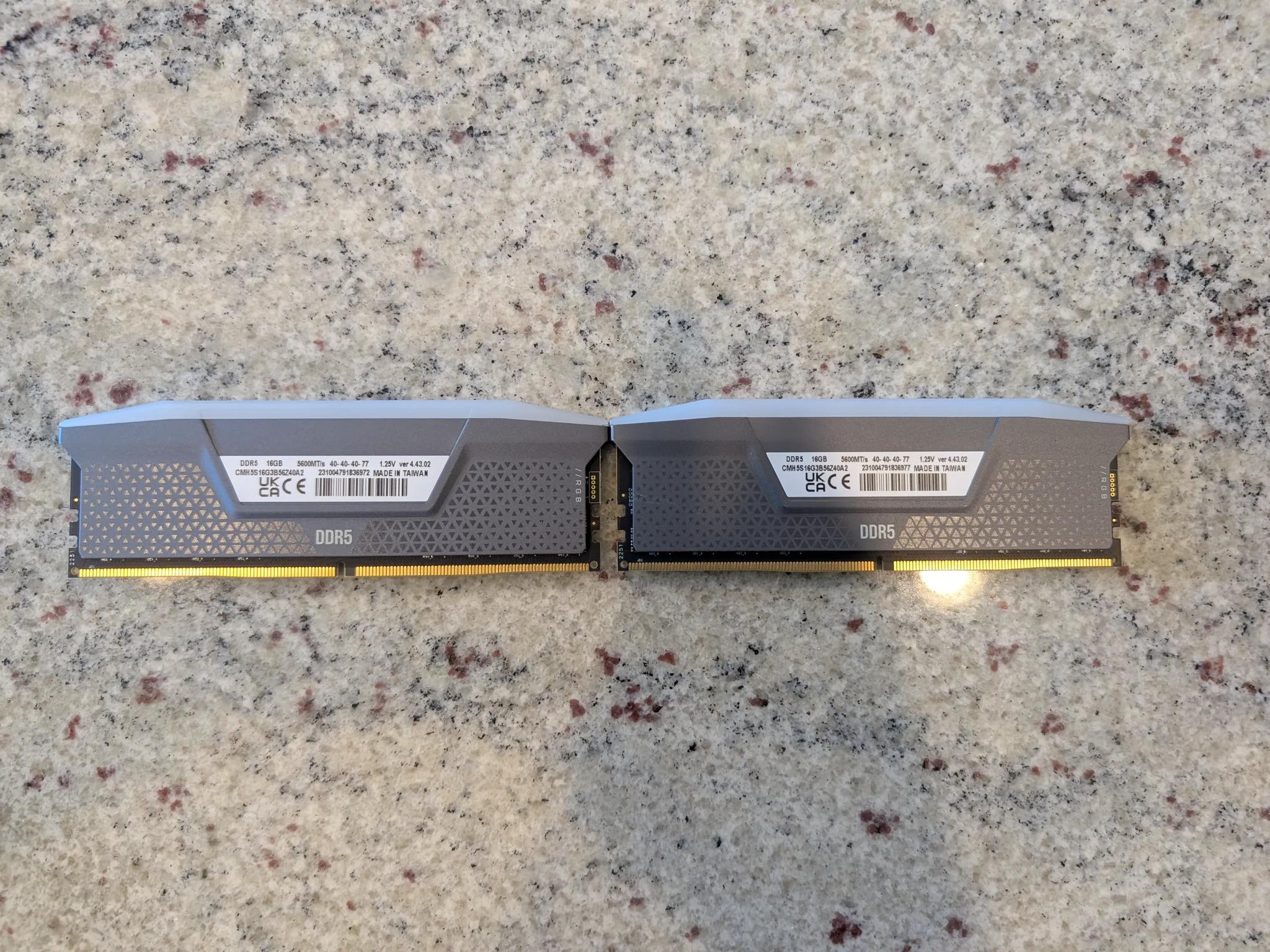 Corsair Vegeance RGB 32GB DDR5 5600 40-40-40-47 Ram