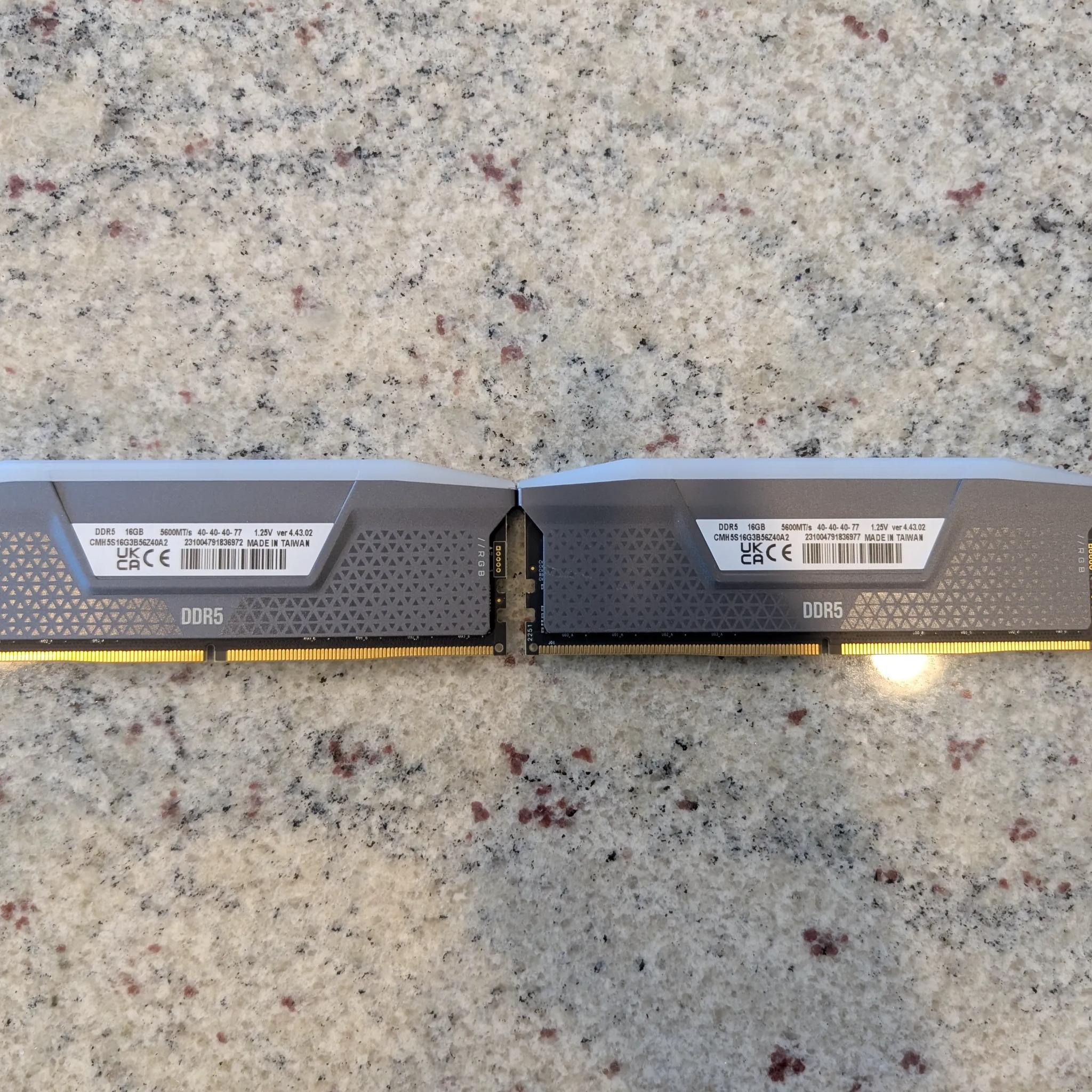 Corsair Vegeance RGB 32GB DDR5 5600 40-40-40-47 Ram