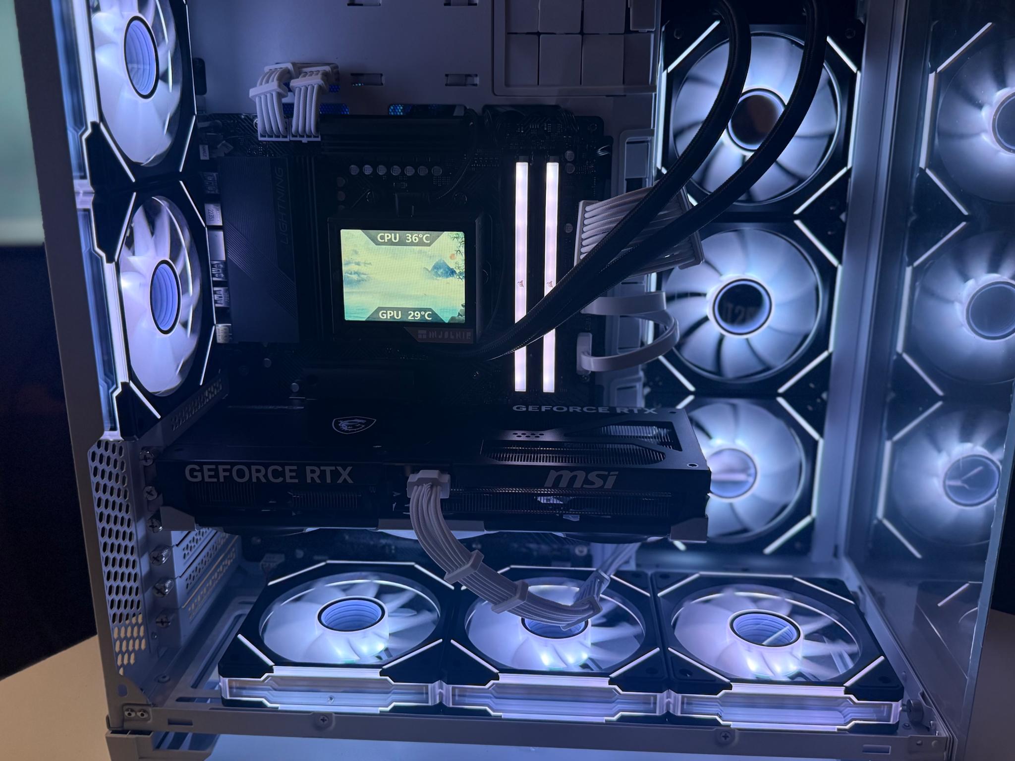 RTX 5080 | Ryzen 7 7800X3D | 2TB SSD | 32GB DDR5
