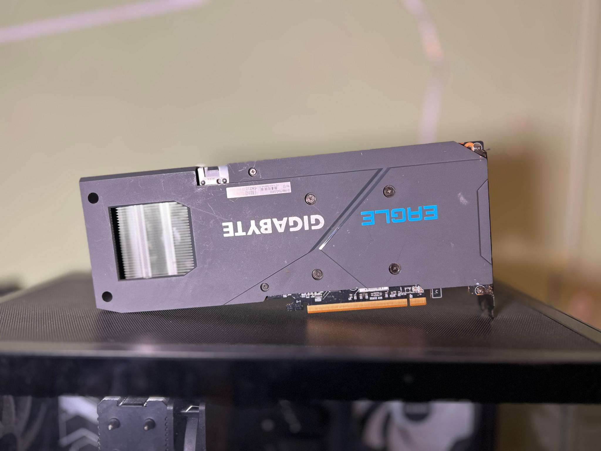 GIGABYTE EAGLE Radeon RX 6600 XT - Image 2