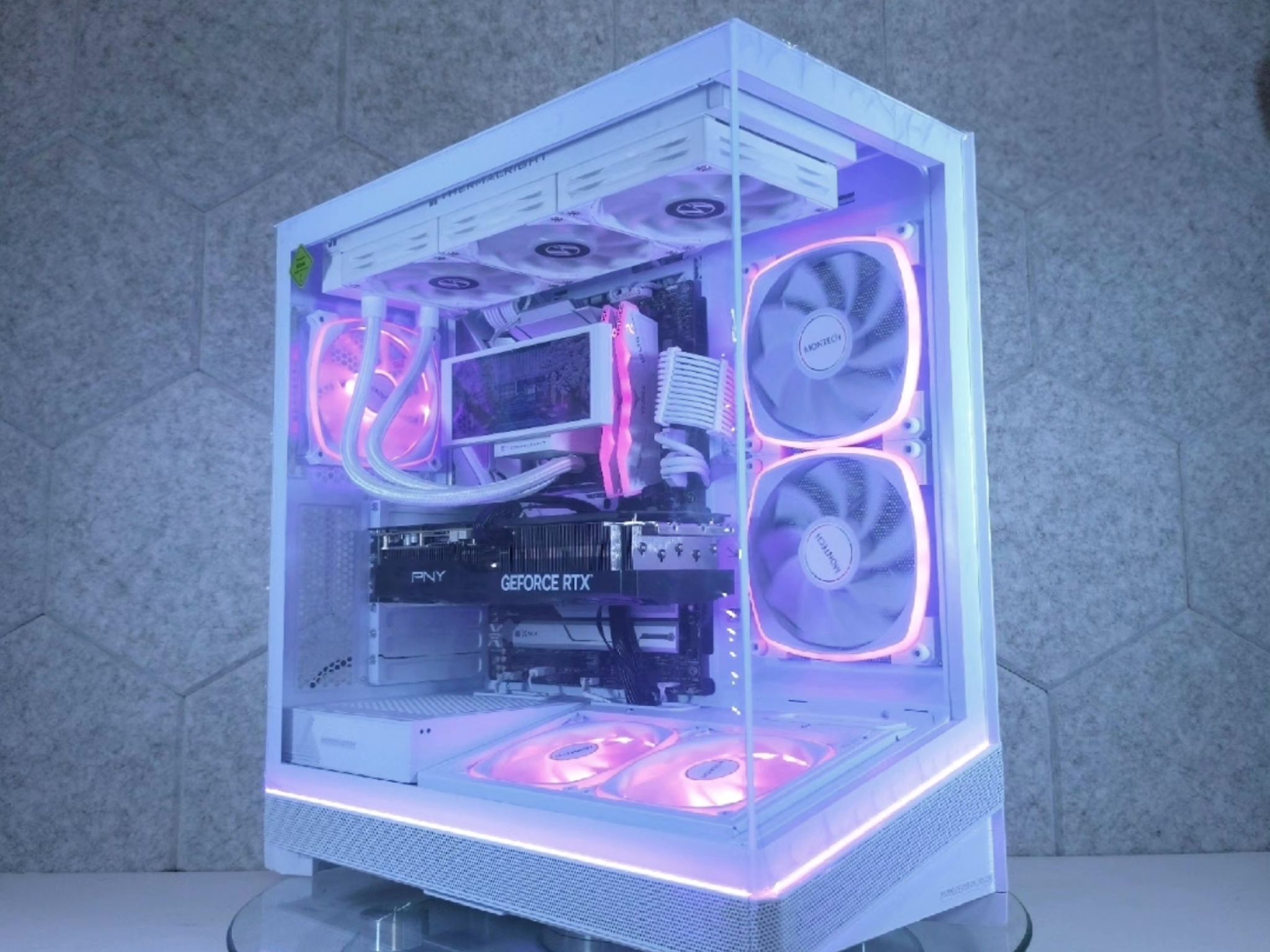 PNY RTX 5070Ti 💜 Ryzen 7 9800X3D
