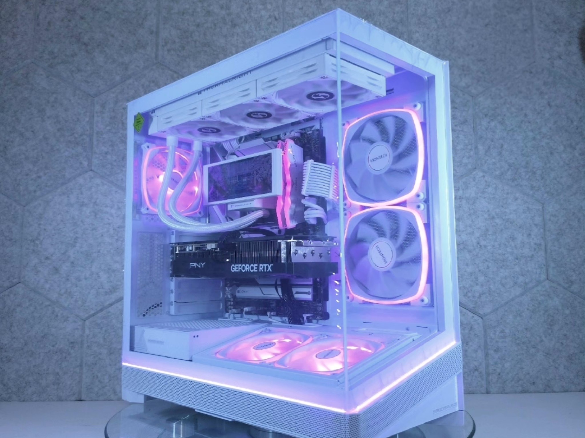 PNY RTX 5070Ti 💜 Ryzen 7 9800X3D