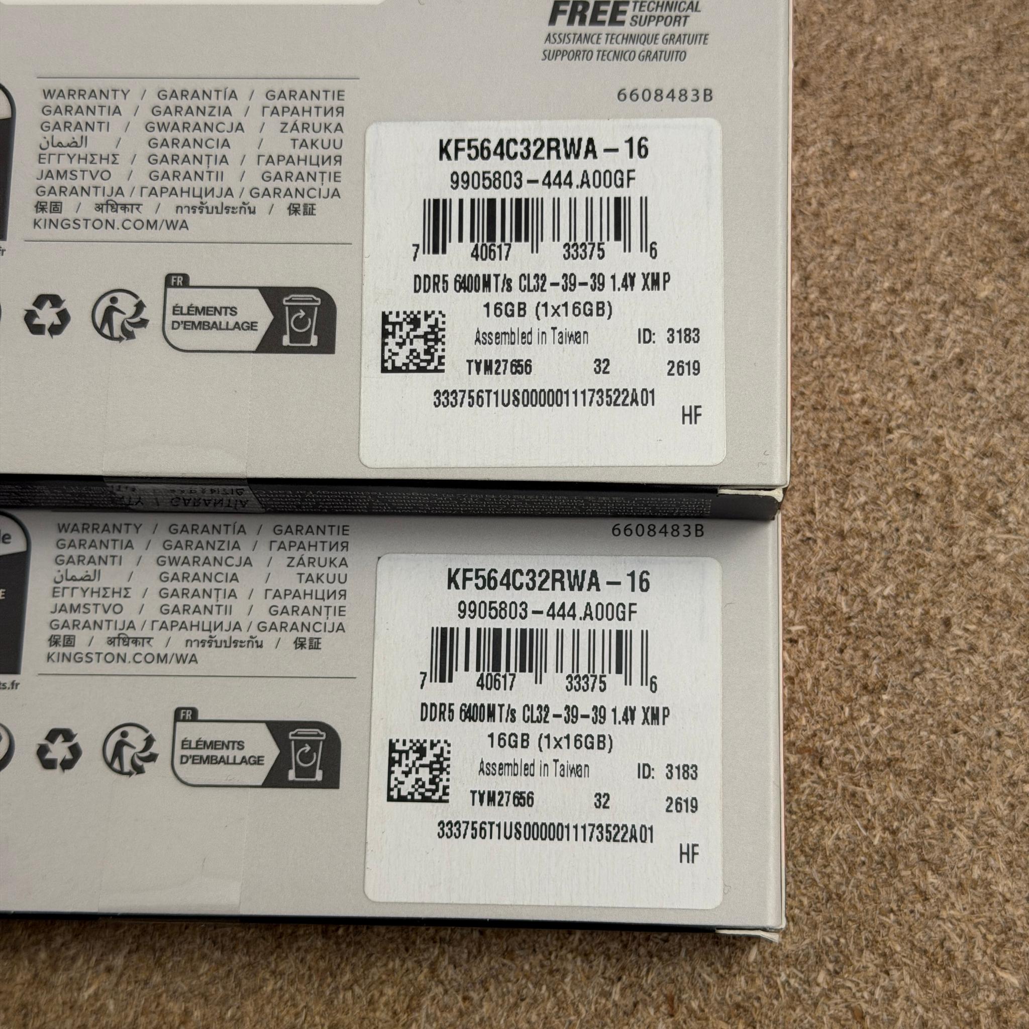 DDR5 RAM - White RGB - Kingston Fury Renegade