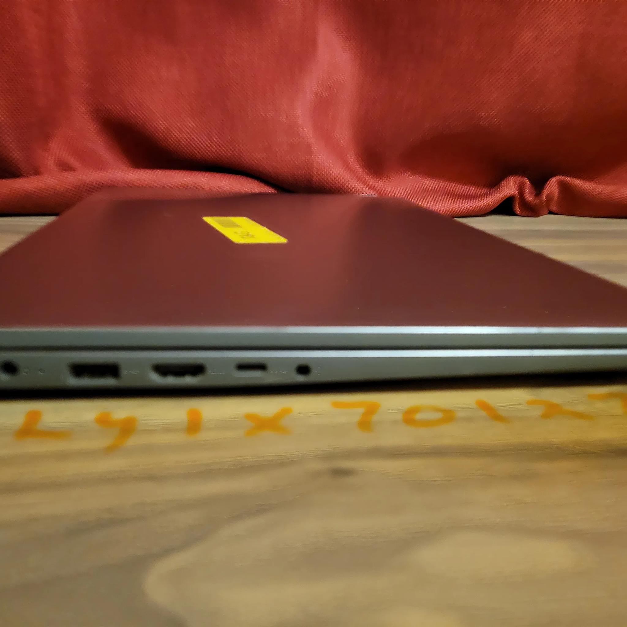 Lenovo Ideapad 3i Laptop - 15.6" FHD Touch Screen - 512GB SSD - intel i5 11th gen.