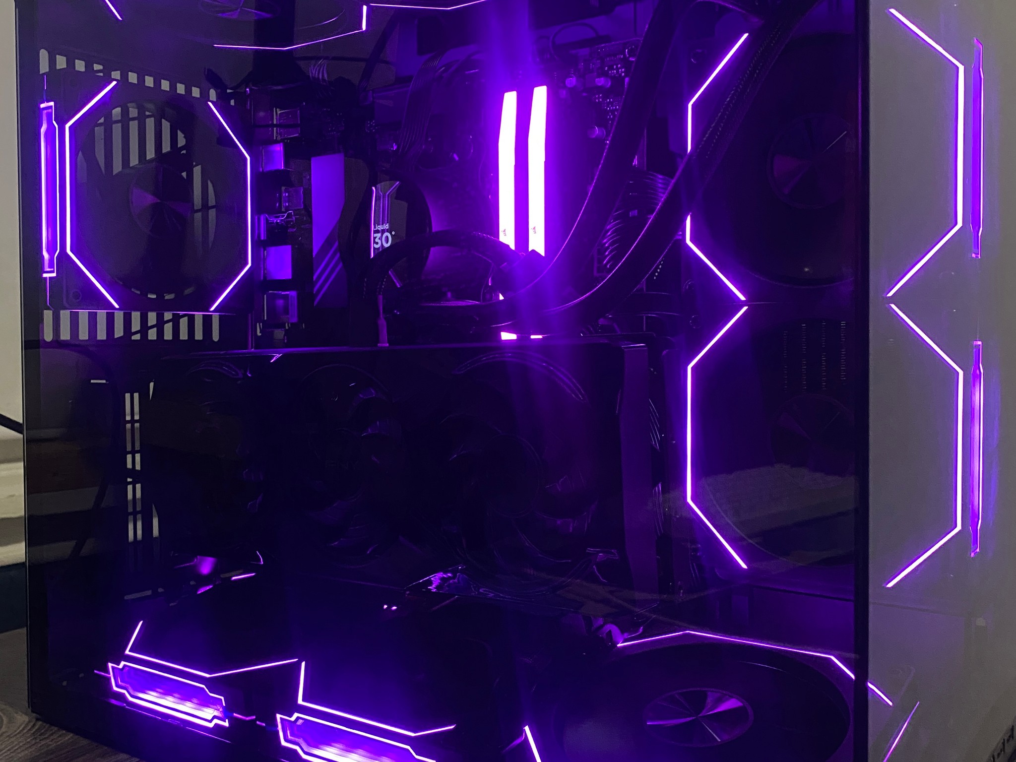 Gaming Pc-RTX 5070| Ryzen 5 9600x | 32gb DDR5 RAM| 1TB SSD