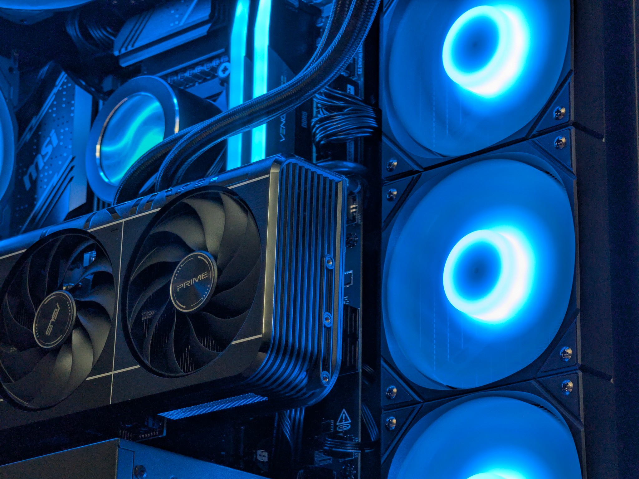 🖤💙Ryzen 9 7900x | RTX 5070 | 2TB SSD | 32GB RAM Gaming PC💙🖤 | Jawa