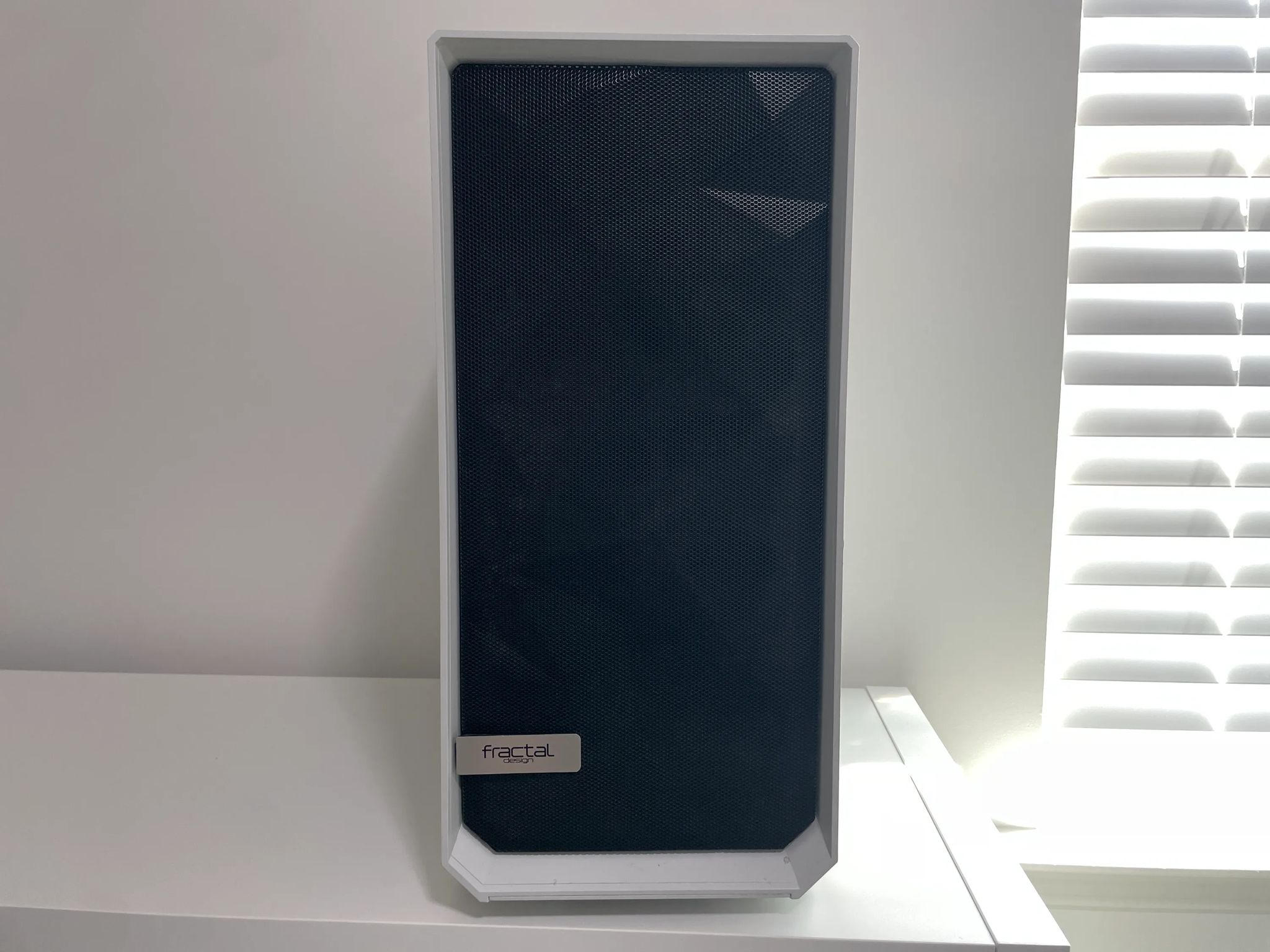 CLEAN BUDGET MEDIUM 1080p and LOW 1440p GAMING 2060 and 3600x Fractal Build