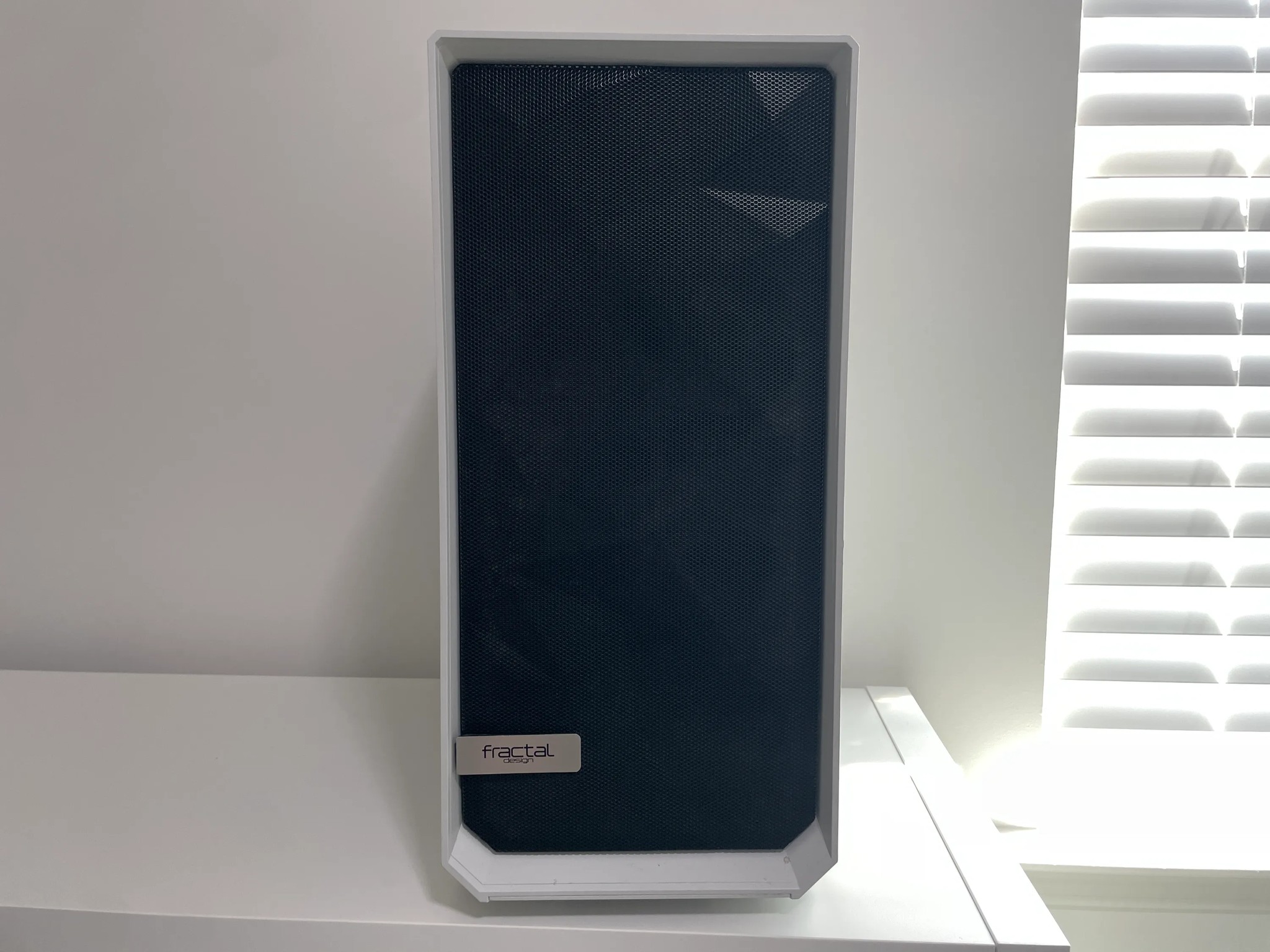 CLEAN BUDGET MEDIUM 1080p and LOW 1440p GAMING 2060 and 3600x Fractal Build