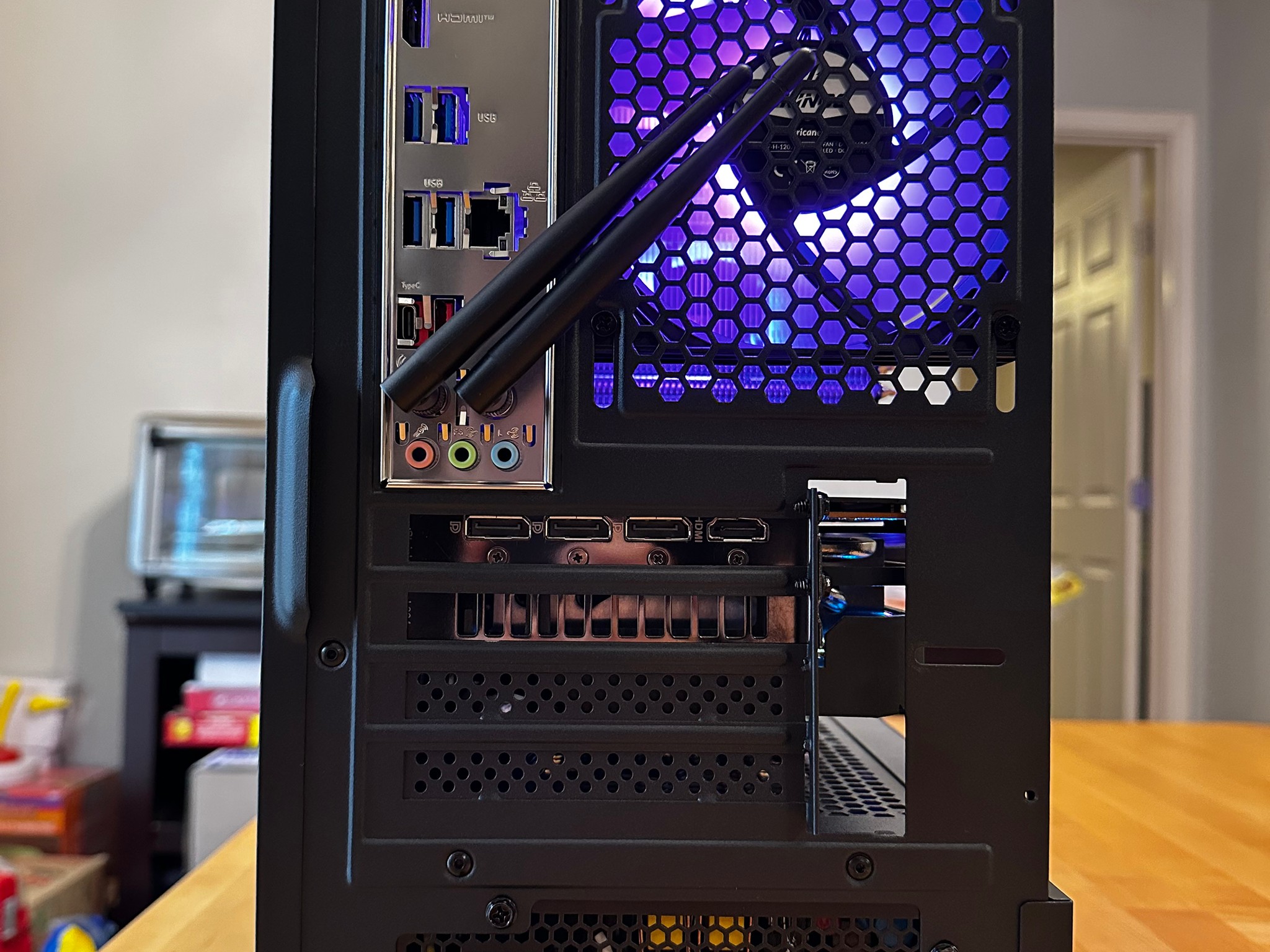🧊🍦|RX 6800 16gb, i5-12400, 32gb Ram, 2tb SSD WiFi Equipped Gaming/Streaming/Content PC