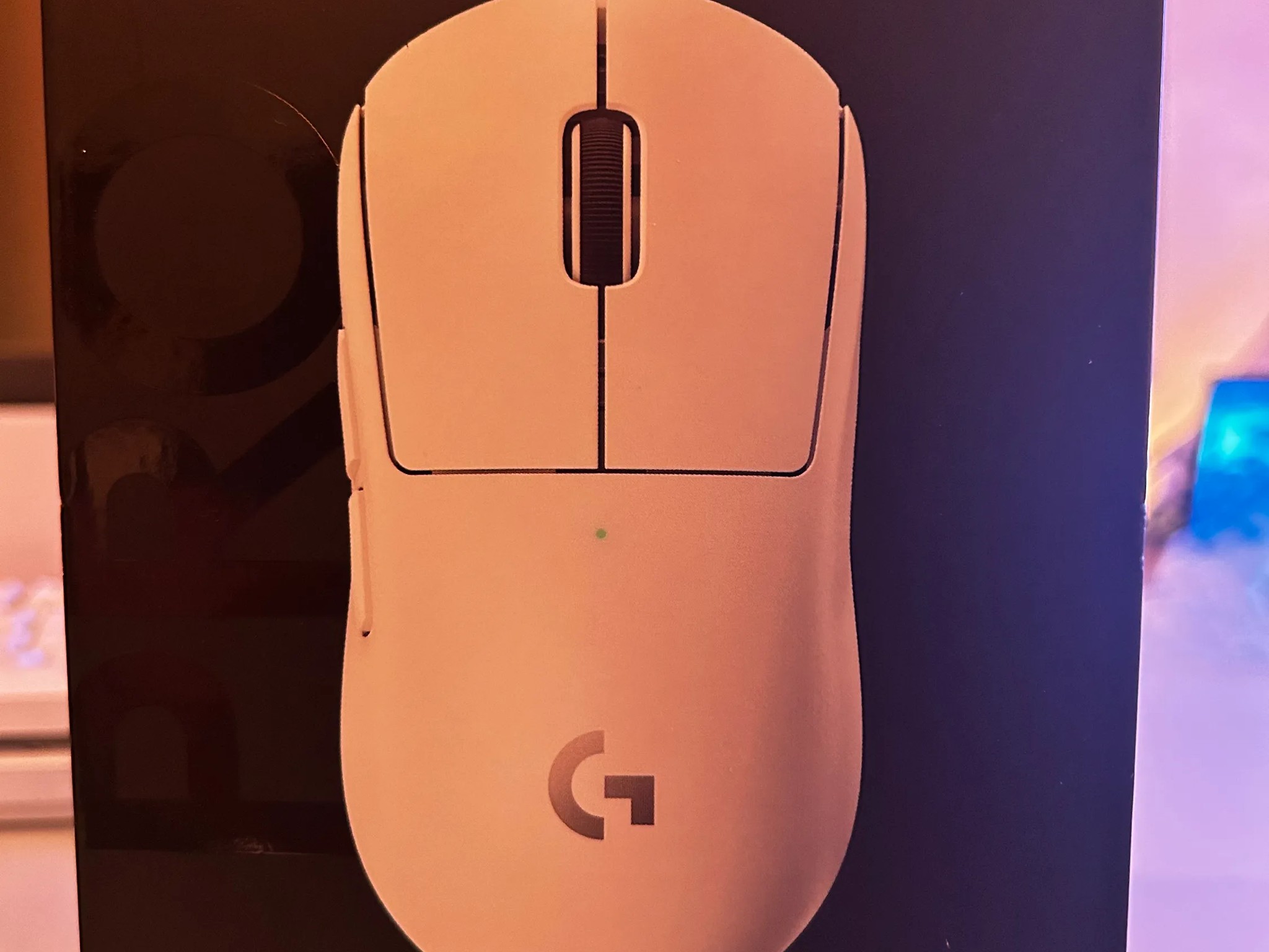 Logitech G PRO X Superlight Wireless Gaming Mouse, Ultra-Lightweight, Less than 1 hour of use