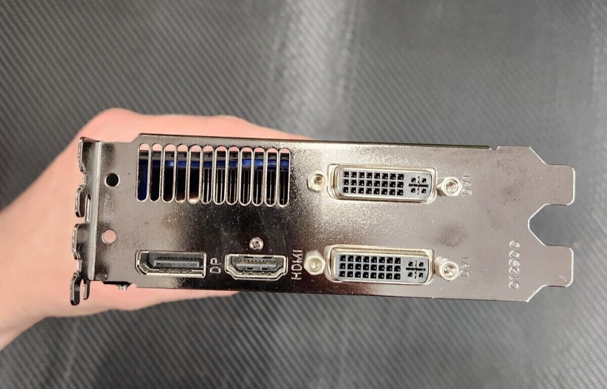 Sapphire Toxic Radeon HD 5850 1GB GDDR5 Graphics Card - HDMI, DisplayPort, DVI