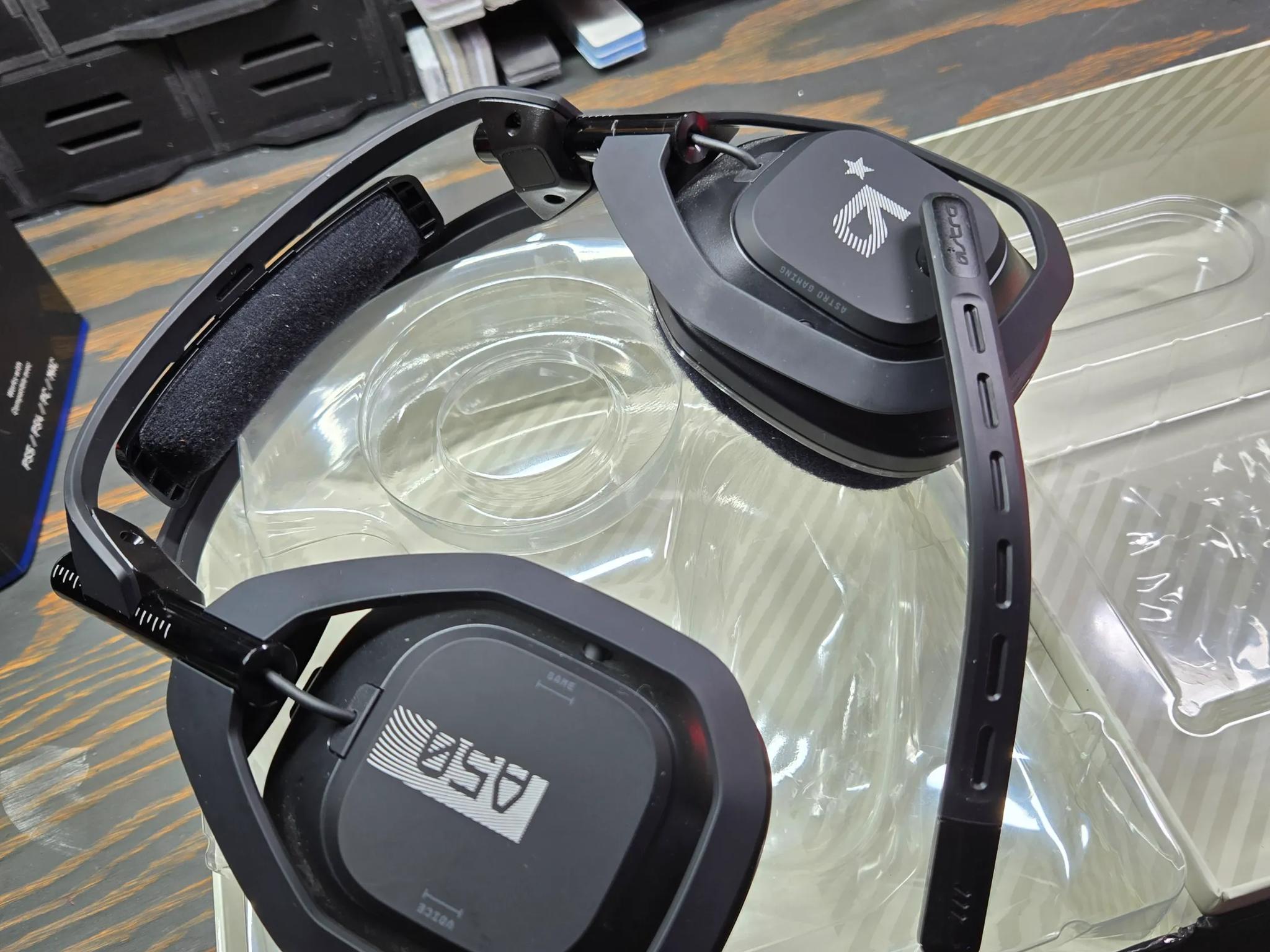 Like NEW Astro A50 + Base Station