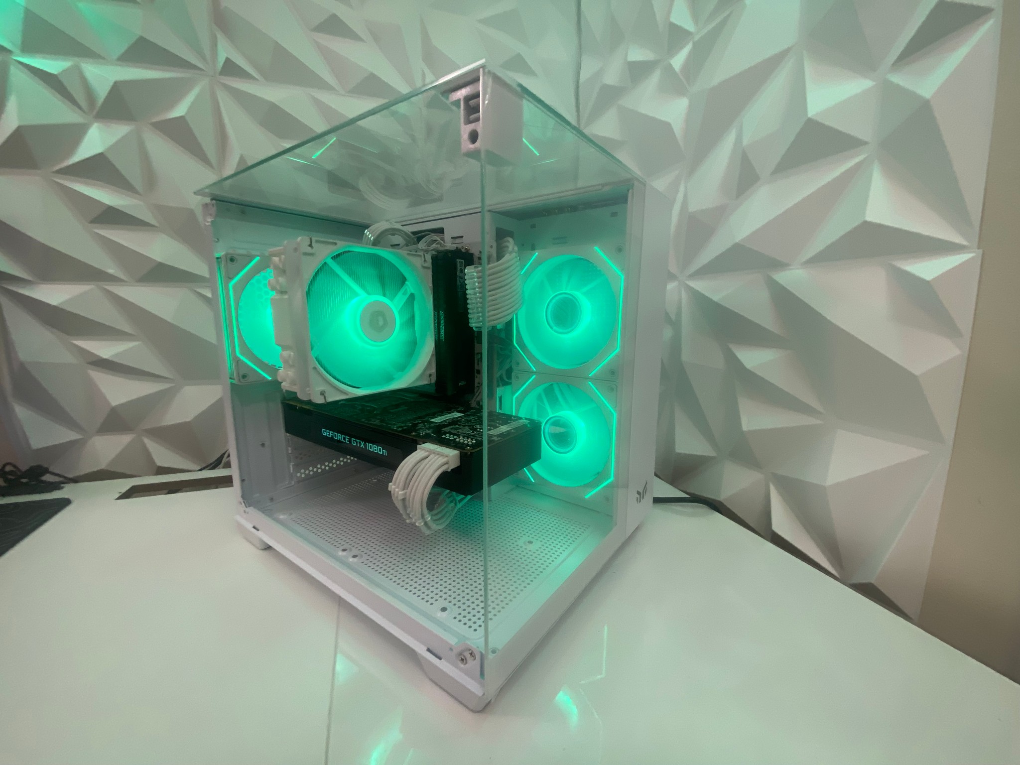 🎅🎅 White Elite Build – Ryzen 5 3600 + GTX 1080 Ti 11GB | 1080p/1440p High FPS Ready