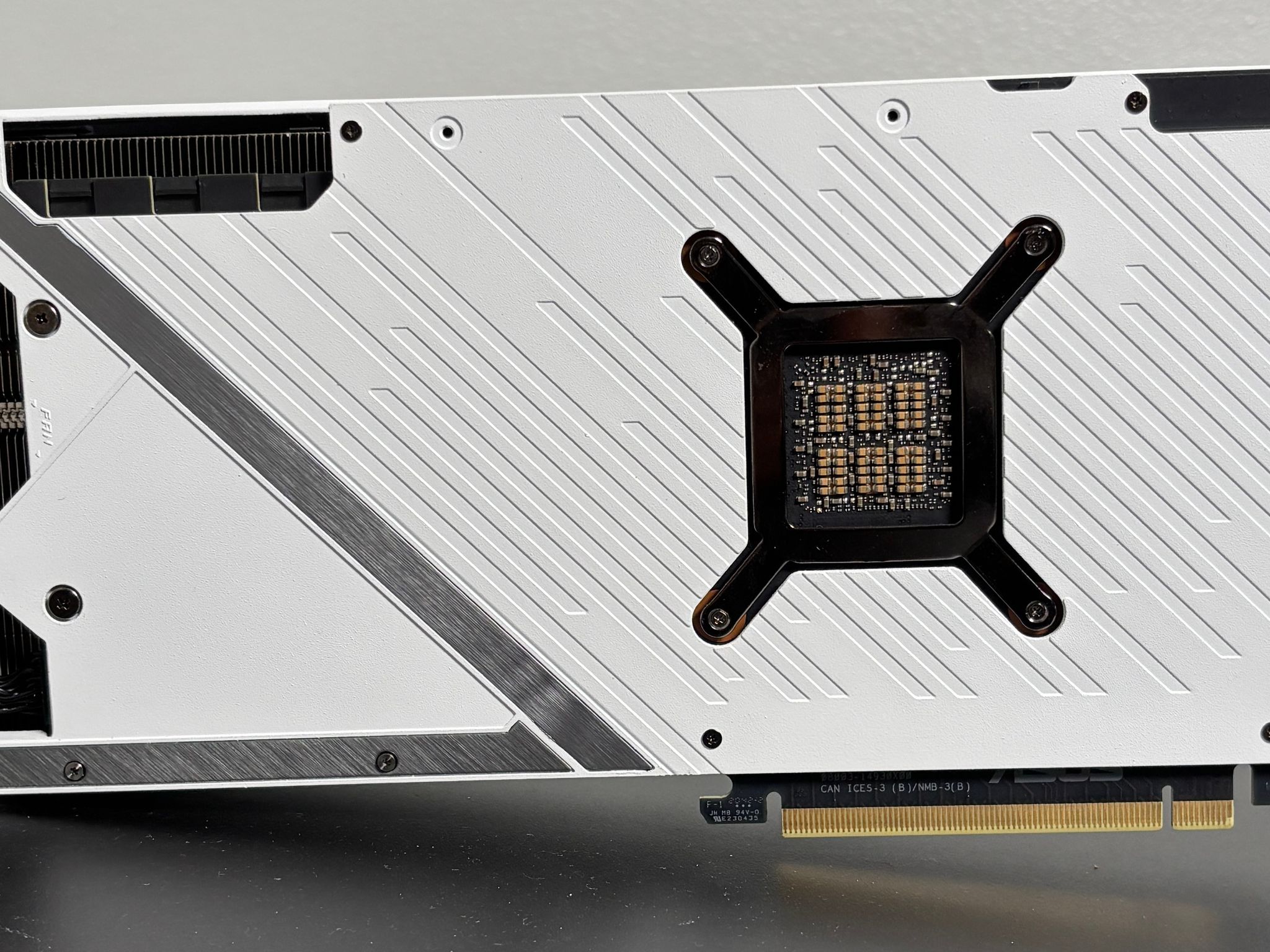White ASUS ROG STRIX GAMING OC GeForce RTX 3080 10GB