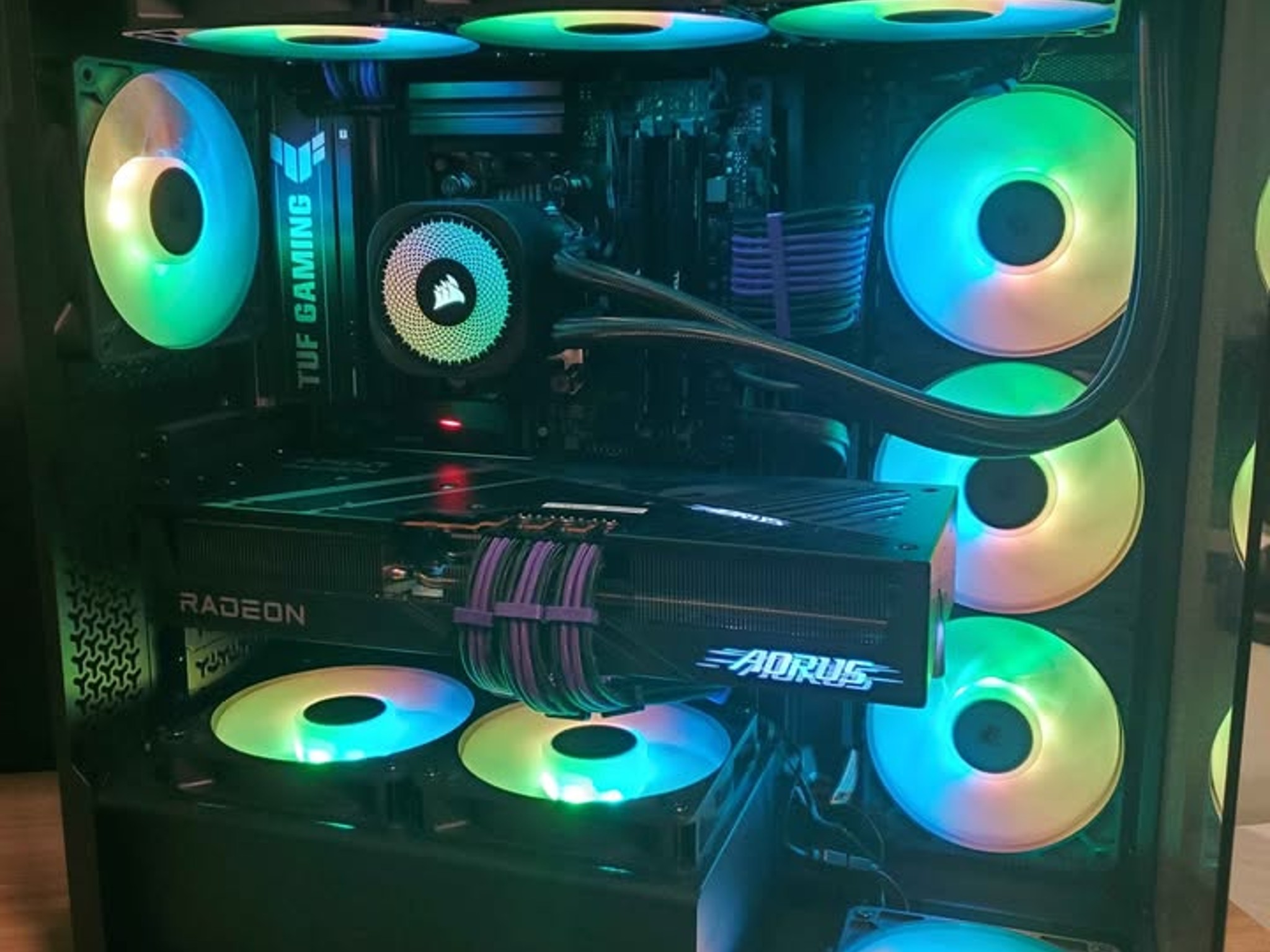 Radeon RX 9070 XT Custom Gaming PC - Ryzen 7 9850X3D, 32GB RAM